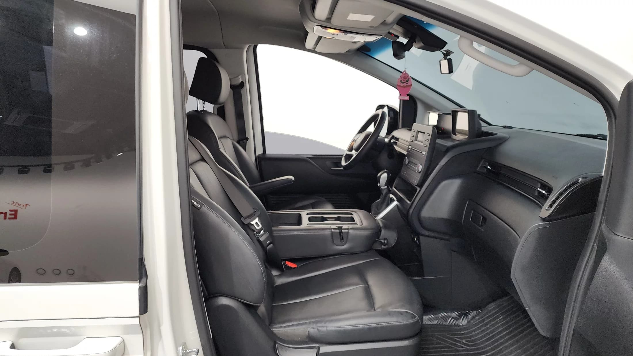 Hyundai Staria Tourer 11-Seater Modern, 2024 г. 58568 км. — фото 11