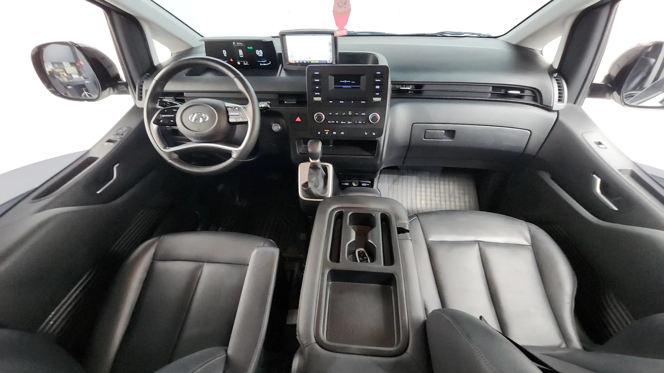 Hyundai Staria Tourer 11-Seater Modern, 2024 г. 58568 км. — фото 7