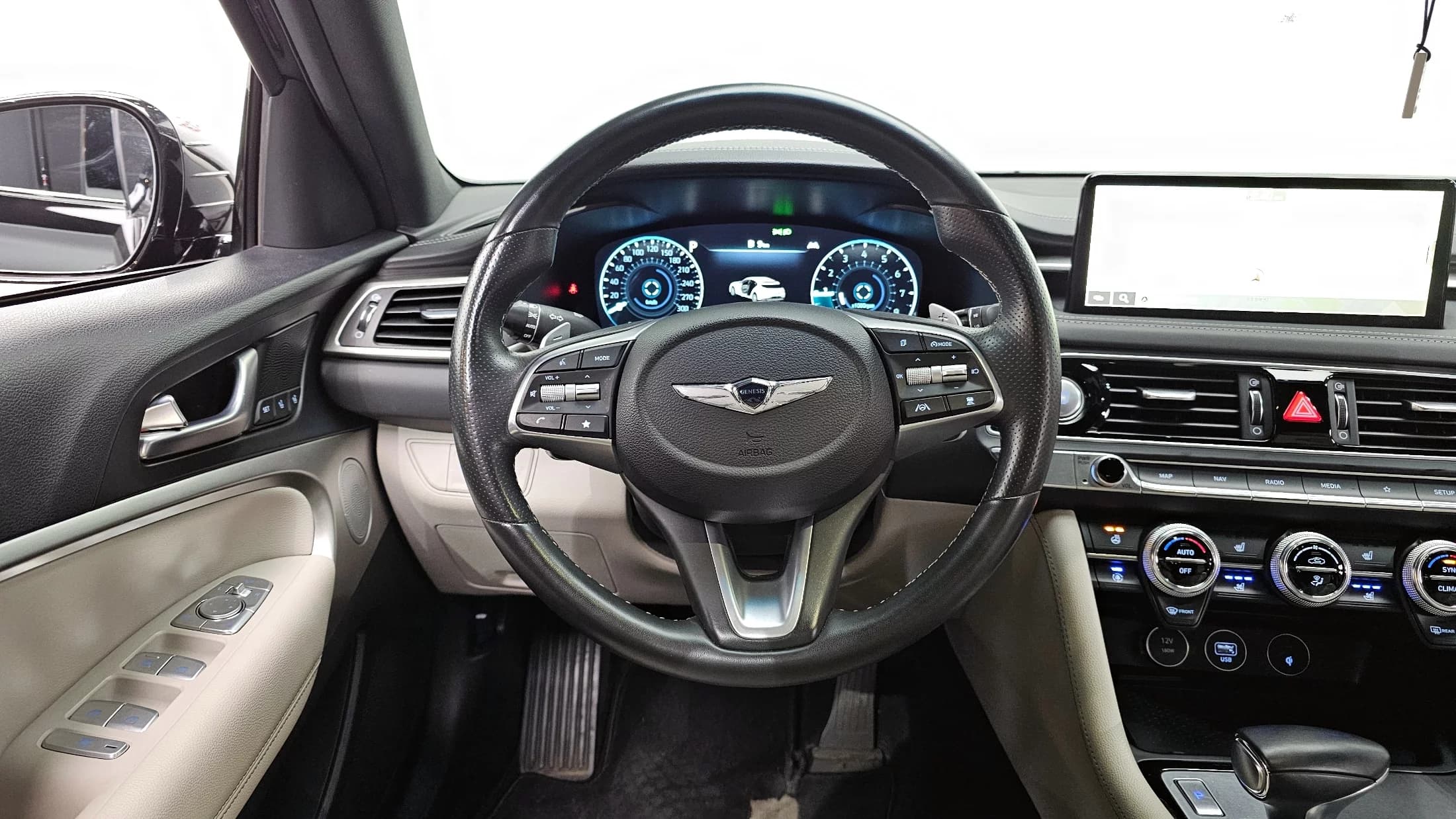 Genesis G70 Gasoline 2.0T 2WD, 2022 г. 48180 км. — фото 13