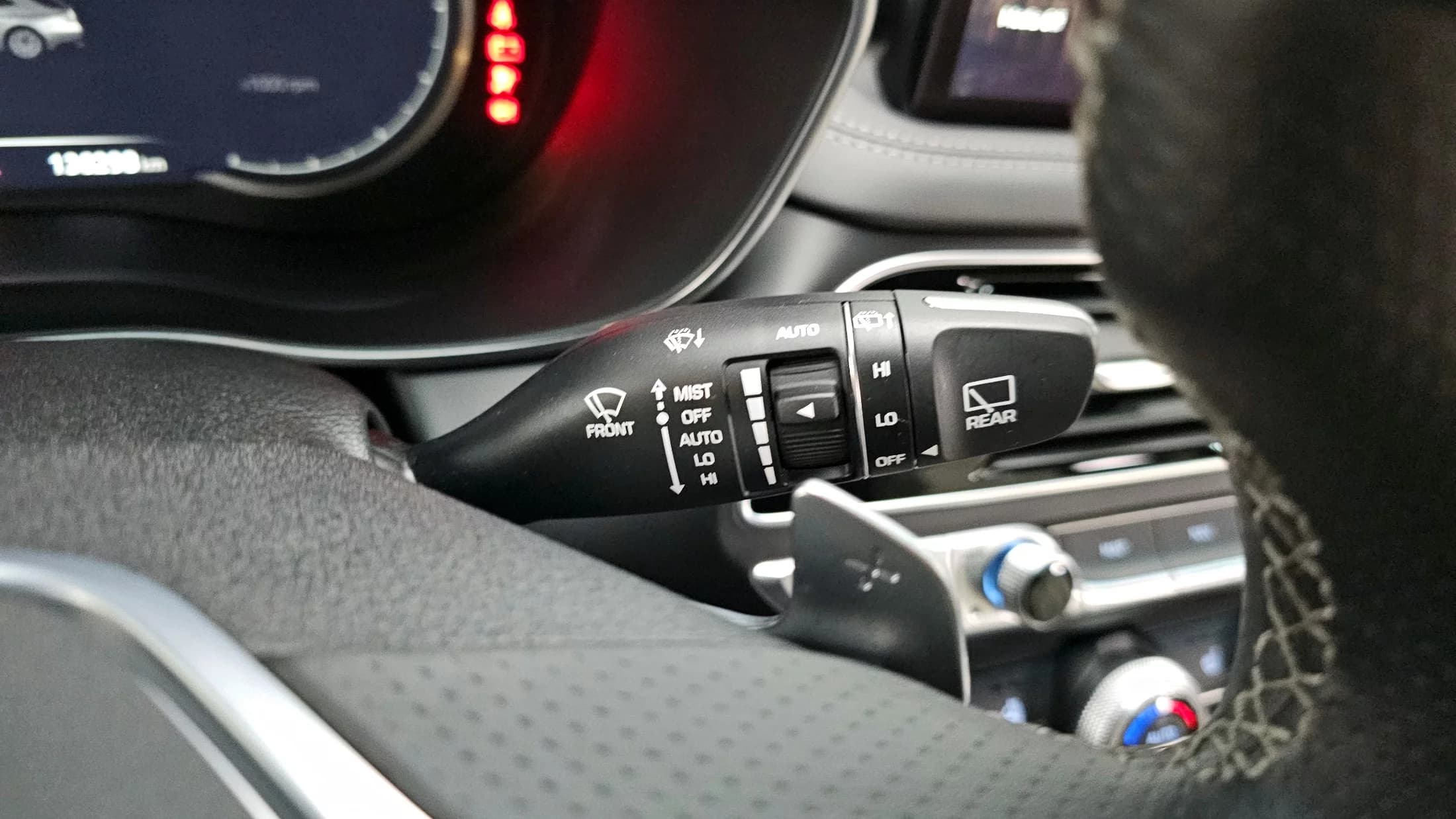 Genesis G70 Gasoline 2.0T 2WD, 2022 г. 136415 км. — фото 19