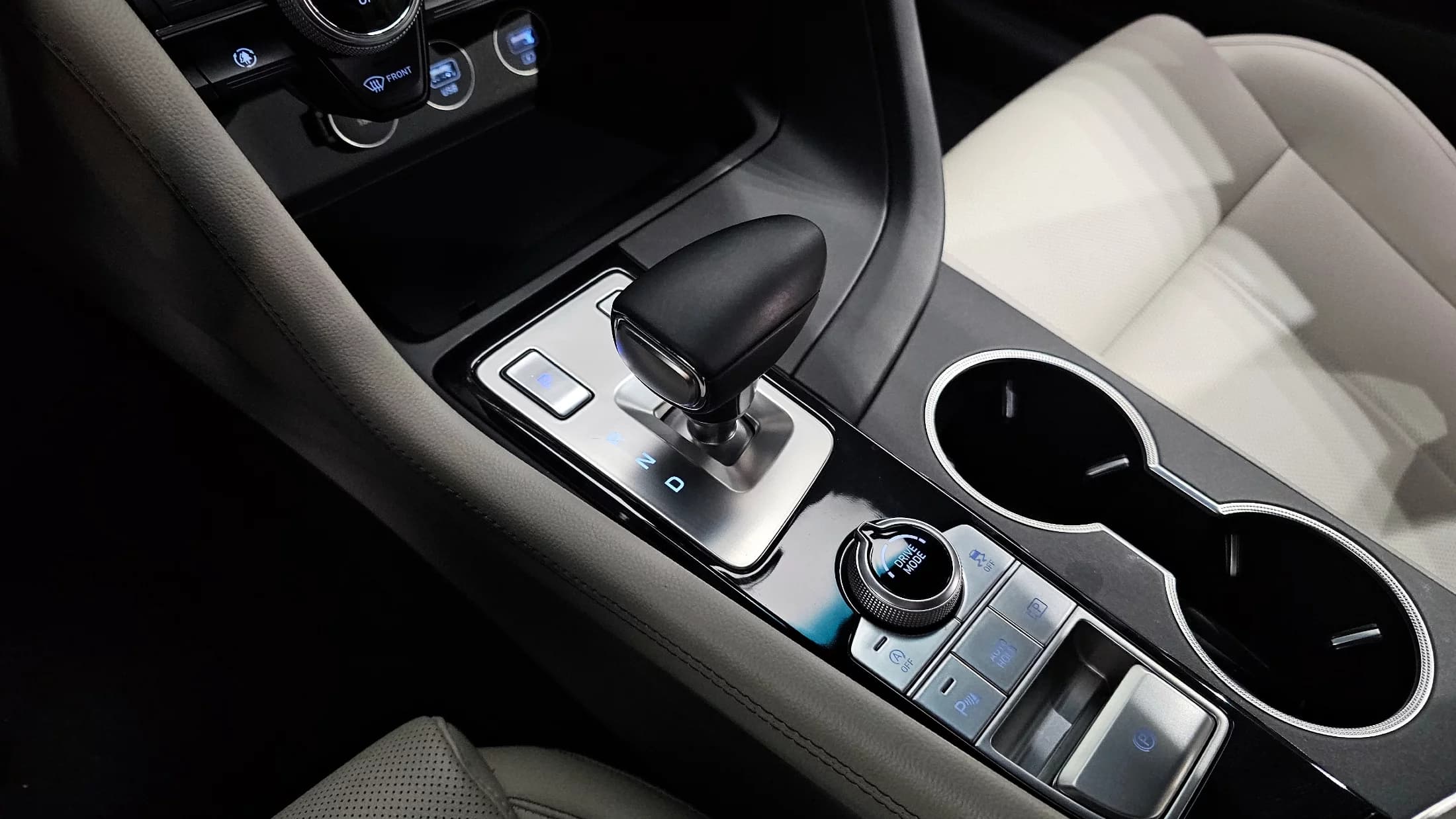 Genesis G70 Gasoline 2.0T 2WD, 2022 г. 136415 км. — фото 9