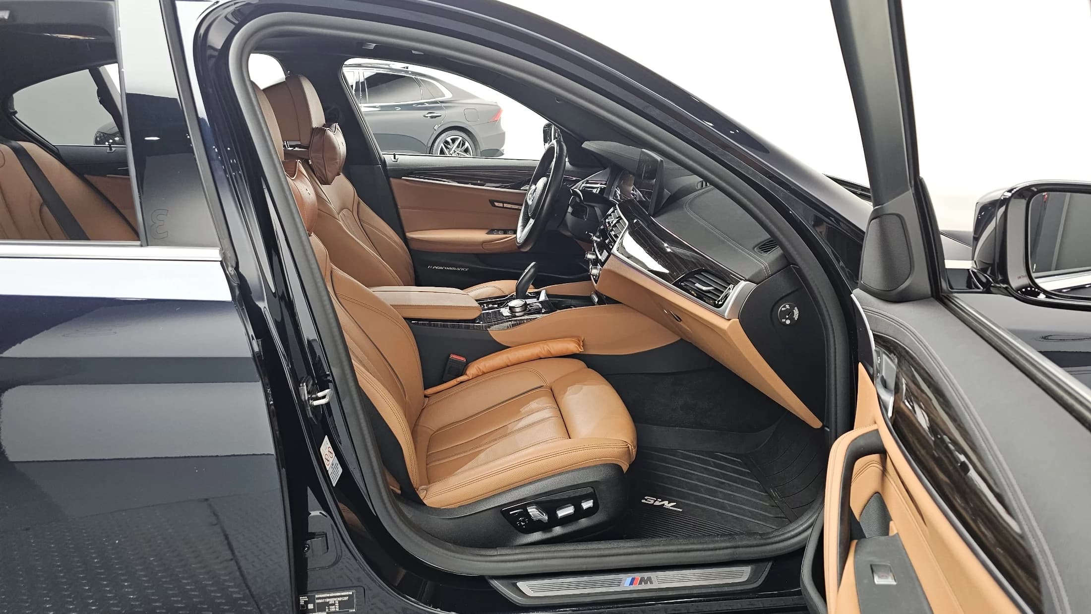 BMW 5-Series 520i M Sport, 2022 г. 83688 км. — фото 11