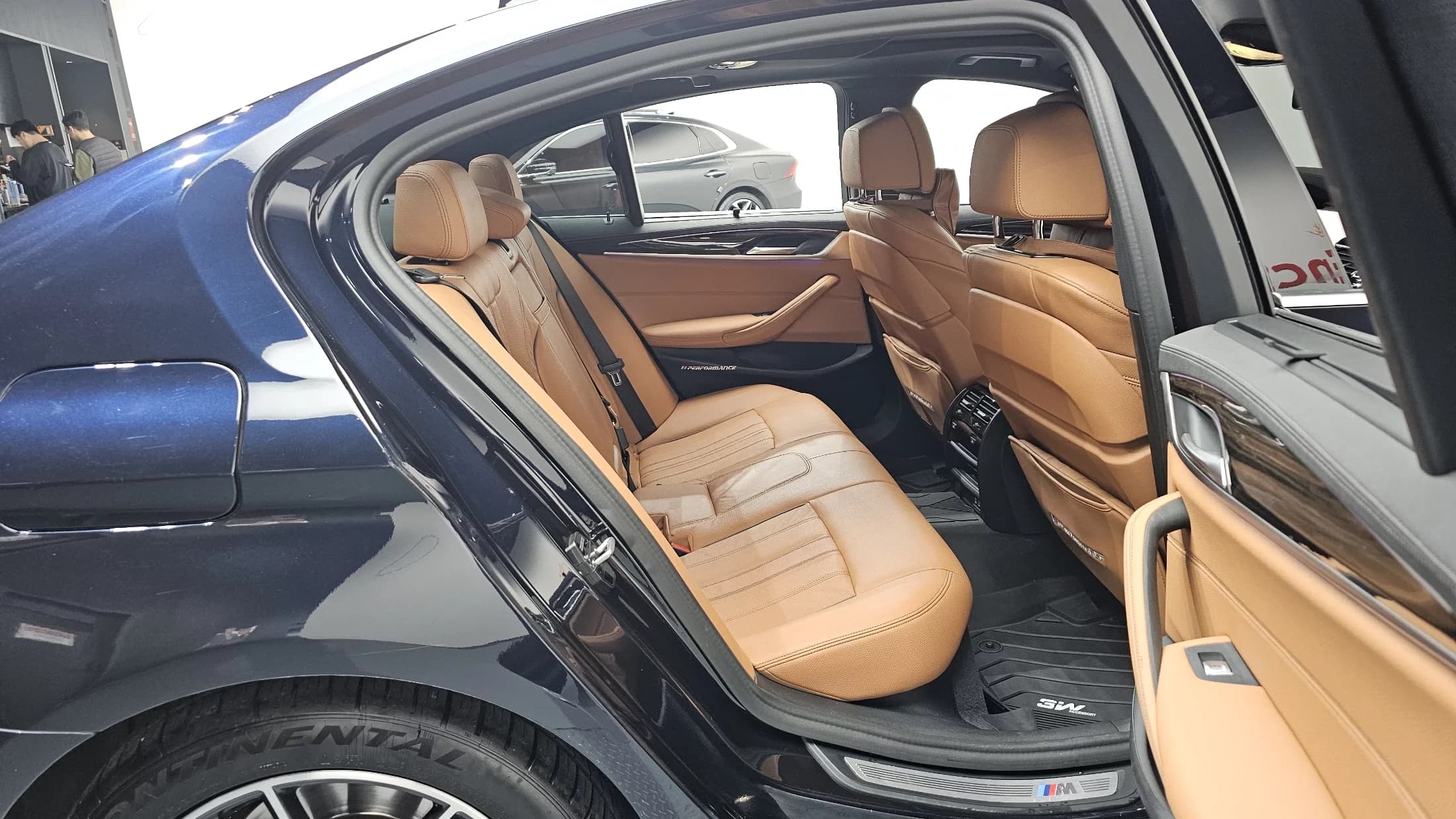 BMW 5-Series 520i M Sport, 2022 г. 83688 км. — фото 12