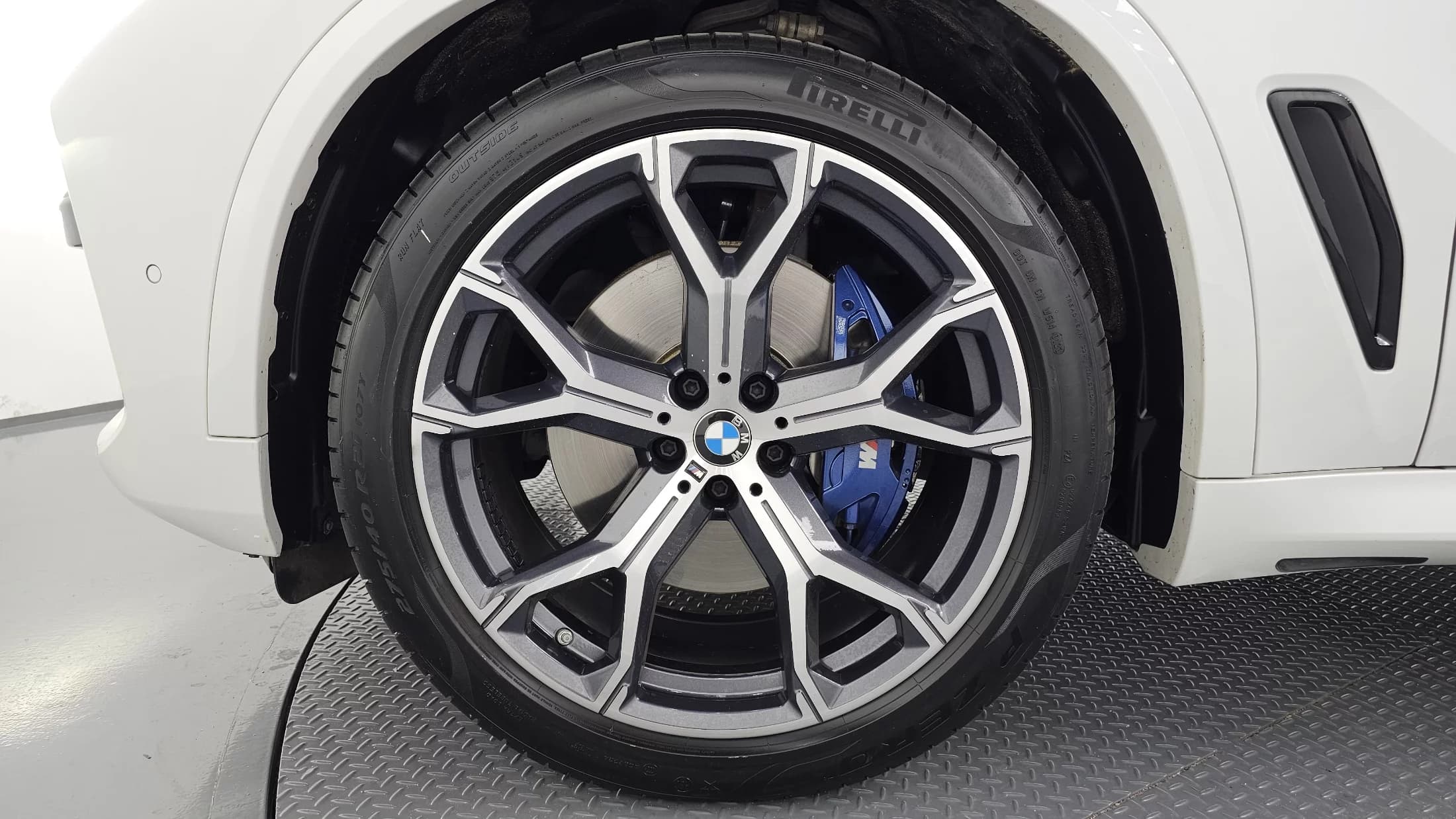 BMW X5 xDrive 40i M Sport, 2023 г. 15645 км. — фото 5