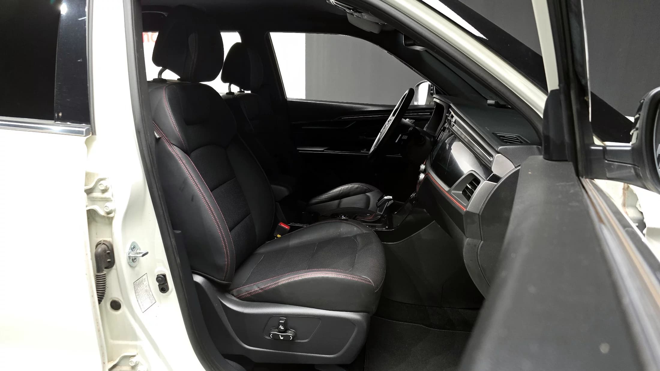 SsangYong KORANDO Gasoline 1.5 2WD R-Plus, 2021 г. 26435 км. — фото 10