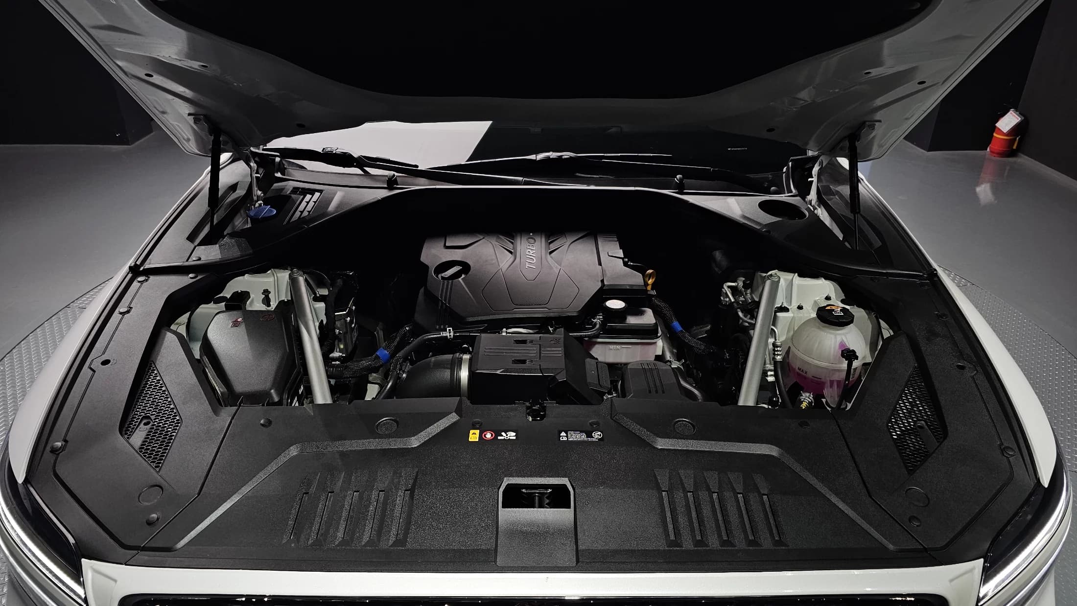 Genesis GV70 2.5T Gasoline 2WD, 2024 г. 9842 км. — фото 6