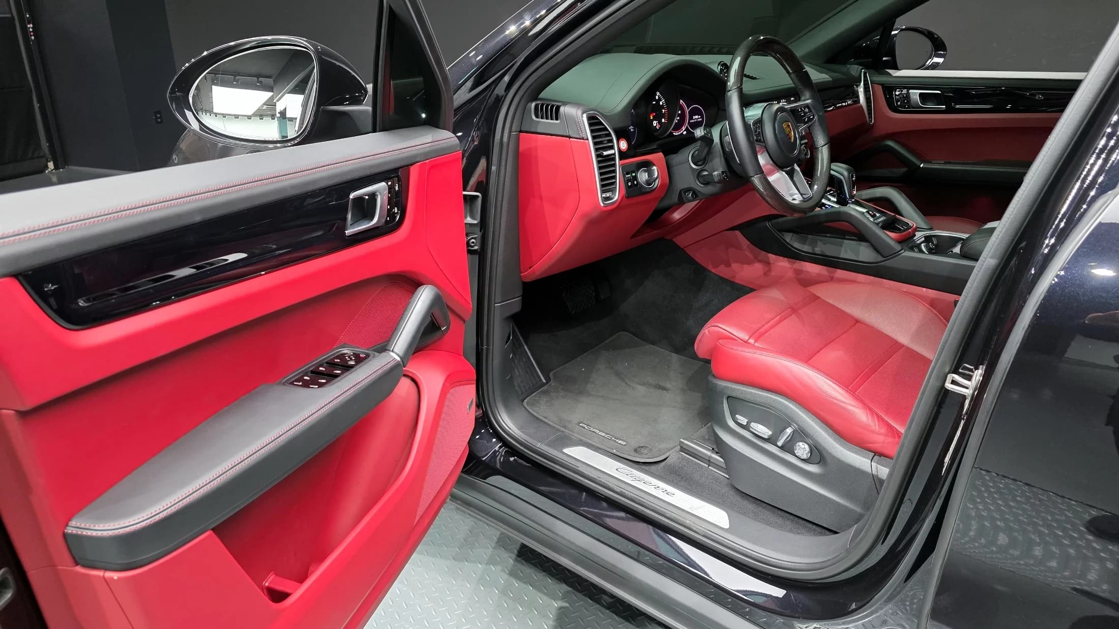 Porsche CAYENNE 3.0 Coupe, 2021 г. 20170 км. — фото 11