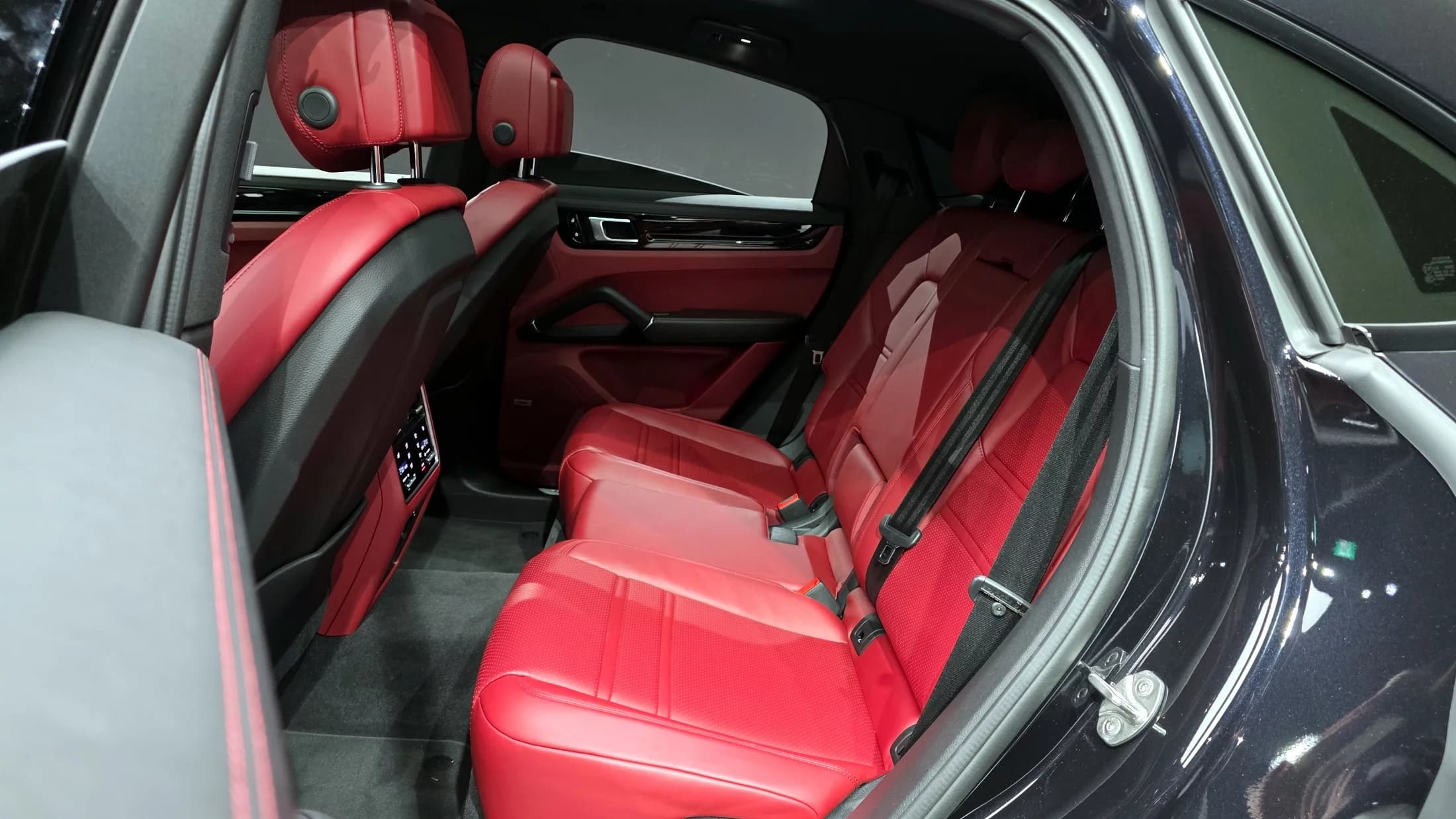 Porsche CAYENNE 3.0 Coupe, 2021 г. 20170 км. — фото 12