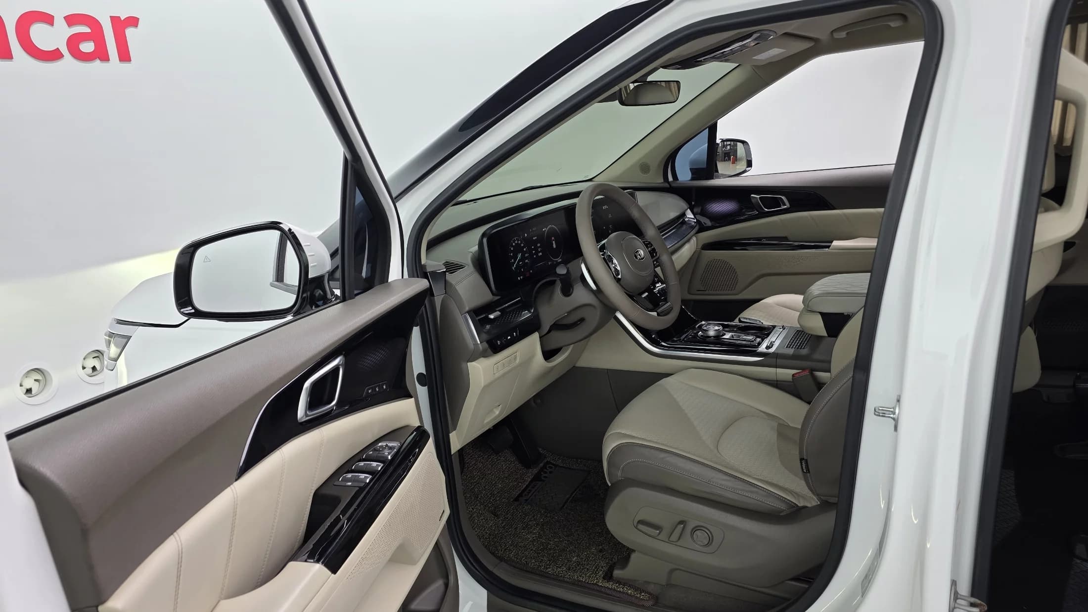 Kia Carnival 9-Seater Hi-Limousine Signature, 2021 г. 105195 км. — фото 11