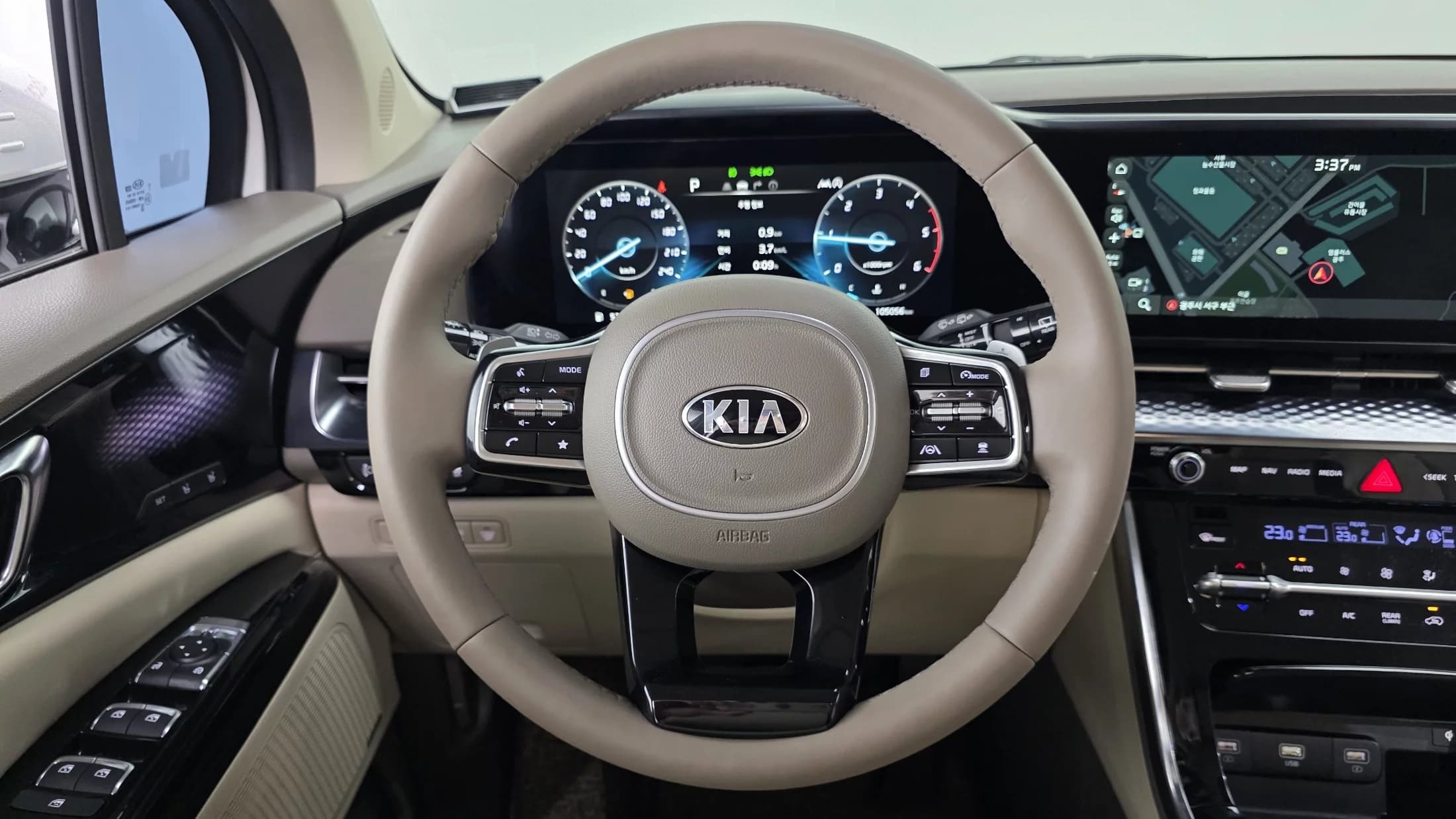 Kia Carnival 9-Seater Hi-Limousine Signature, 2021 г. 105195 км. — фото 12