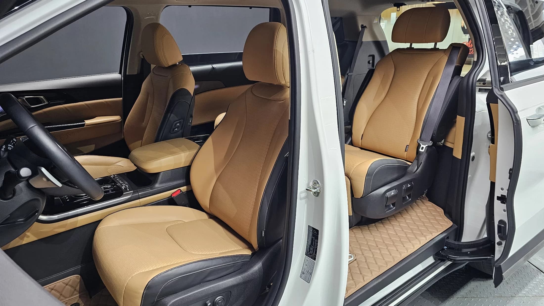 Kia Carnival Gasoline 7-Seater Signature, 2022 г. 34408 км. — фото 12