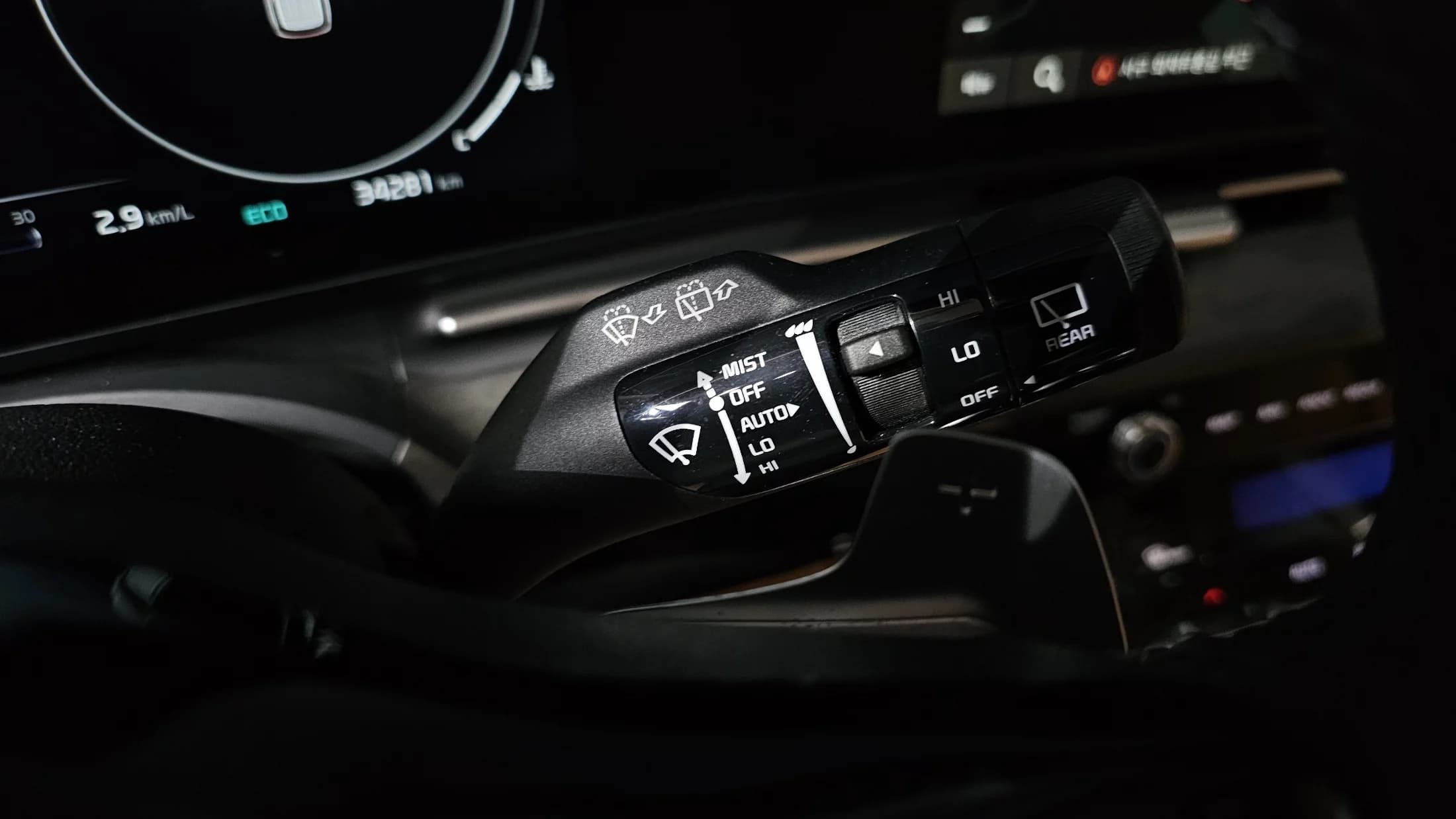 Kia Carnival Gasoline 7-Seater Signature, 2022 г. 34408 км. — фото 18