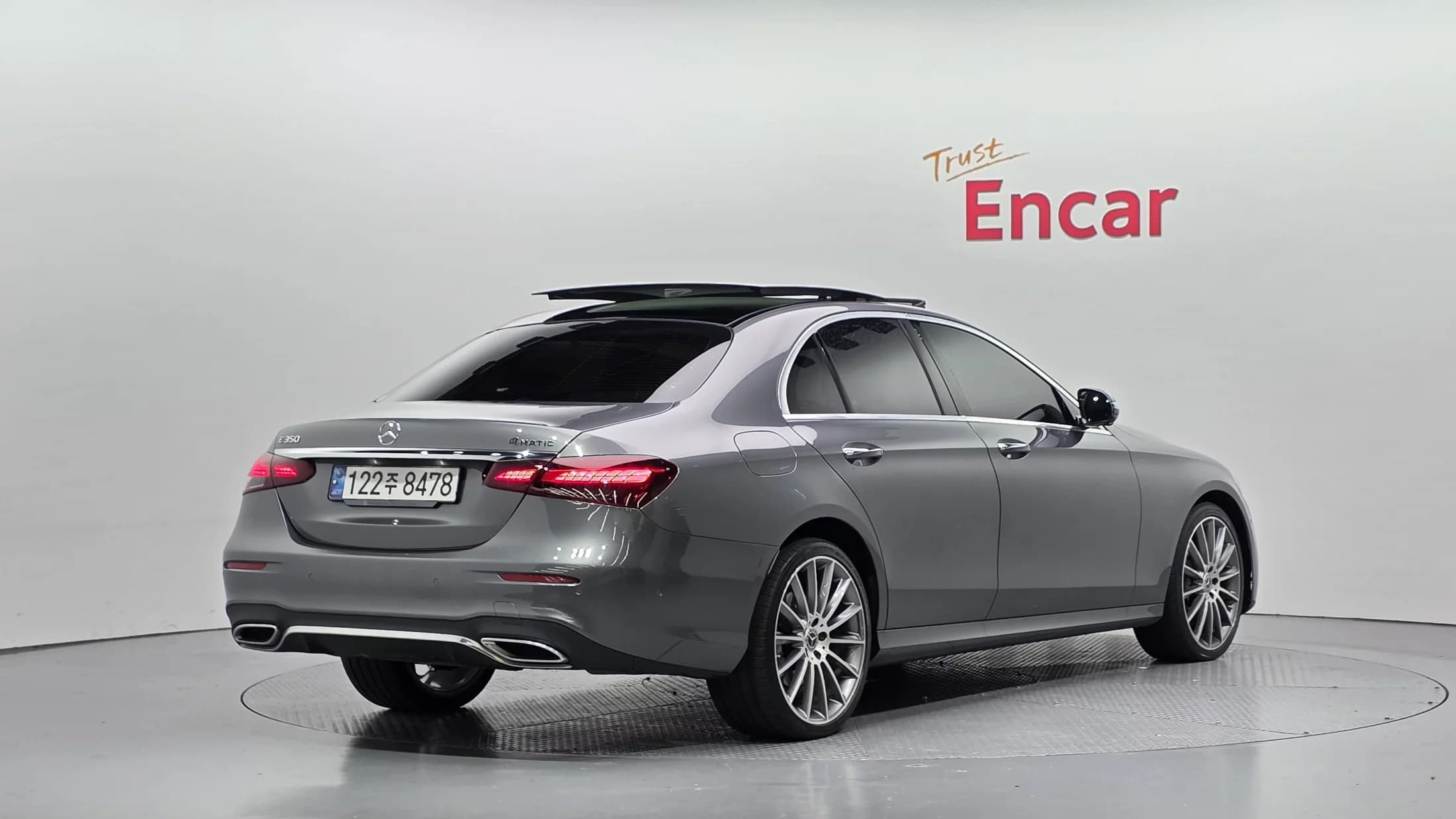 Mercedes-Benz E-Class E350 4MATIC AMG Line, 2021 г. 97318 км. — фото 2