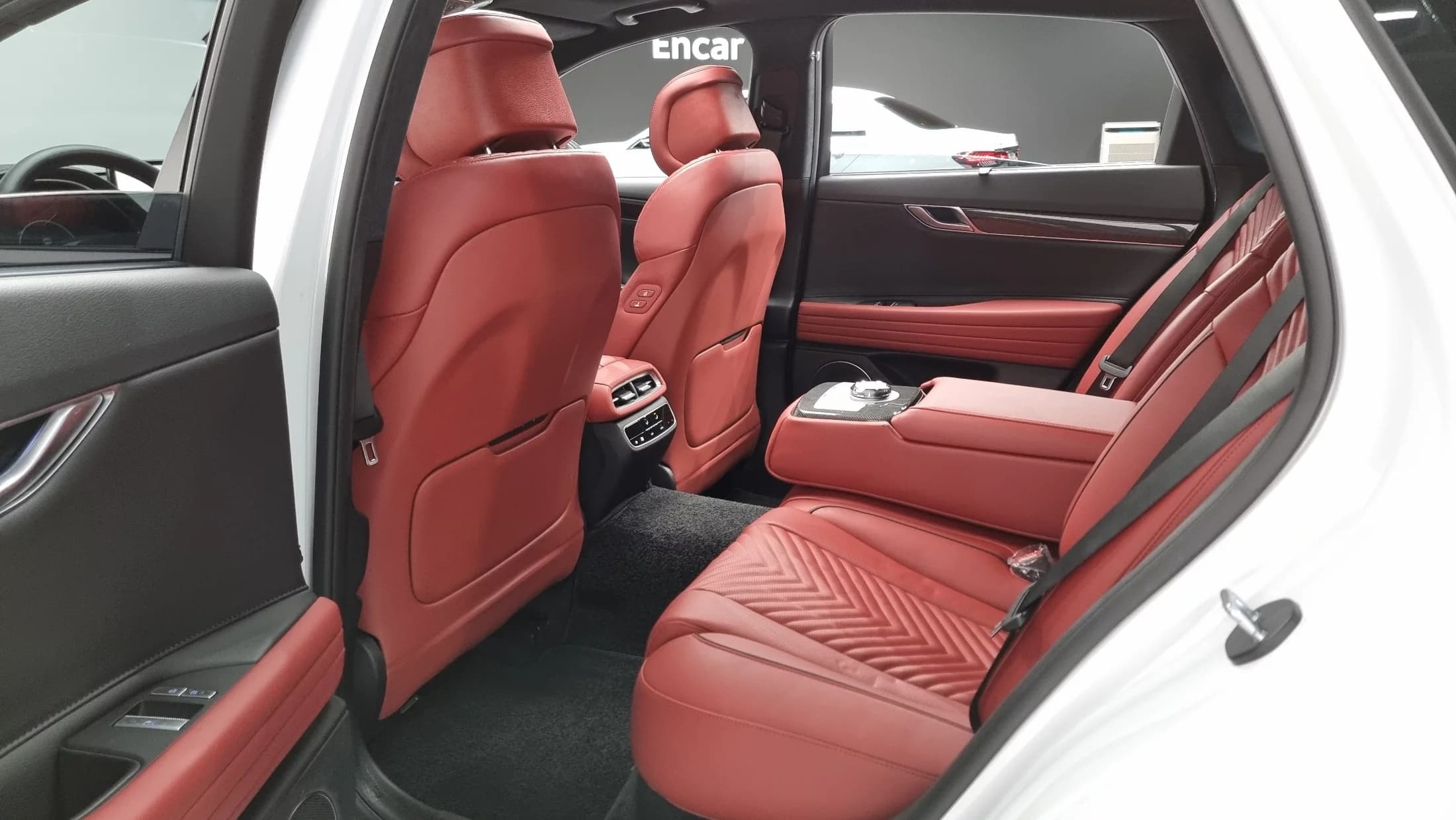 Genesis G80 Gasoline 2.5 Turbo AWD, 2023 г. 34779 км. — фото 12