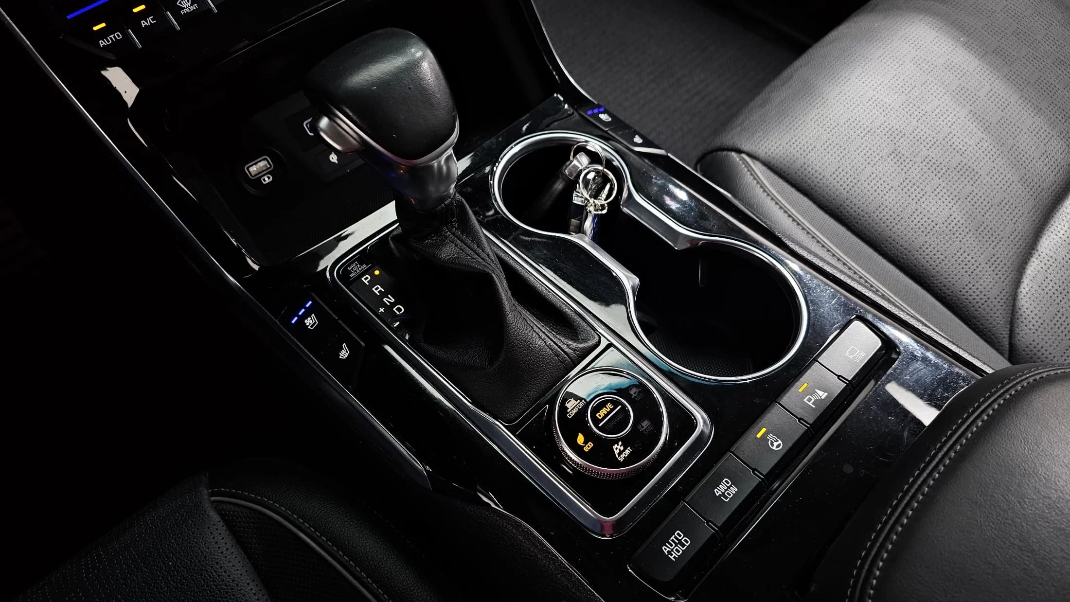 Kia Mohave Diesel 3.0 4WD 5-Seater Platinum, 2022 г. 98482 км. — фото 9