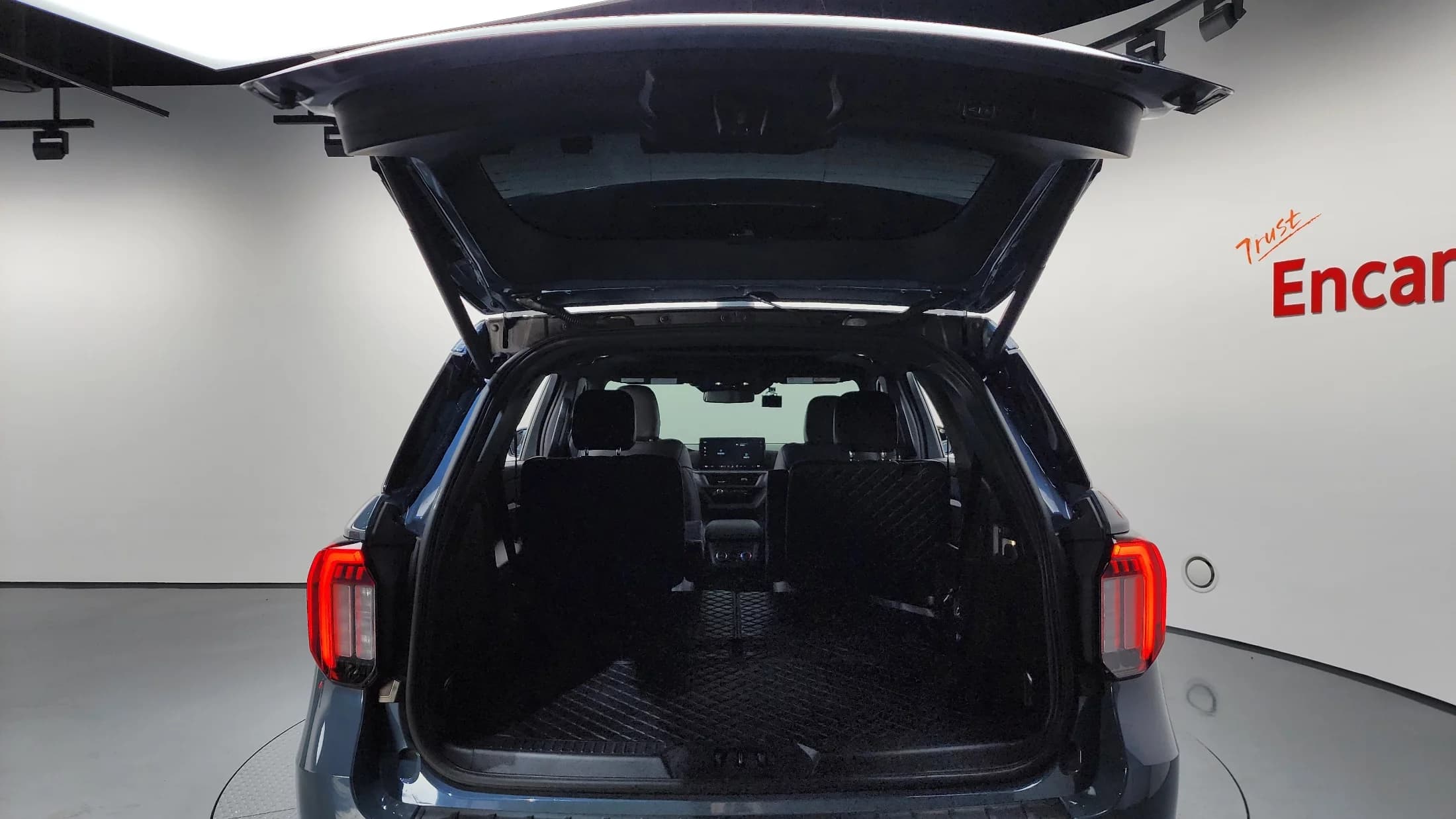 Ford EXPLORER 2.3 ST-Line 4WD, 2025 г. 7288 км. — фото 20