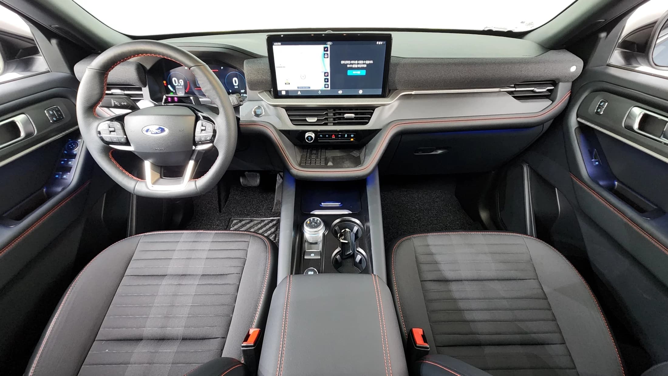 Ford EXPLORER 2.3 ST-Line 4WD, 2025 г. 7288 км. — фото 7