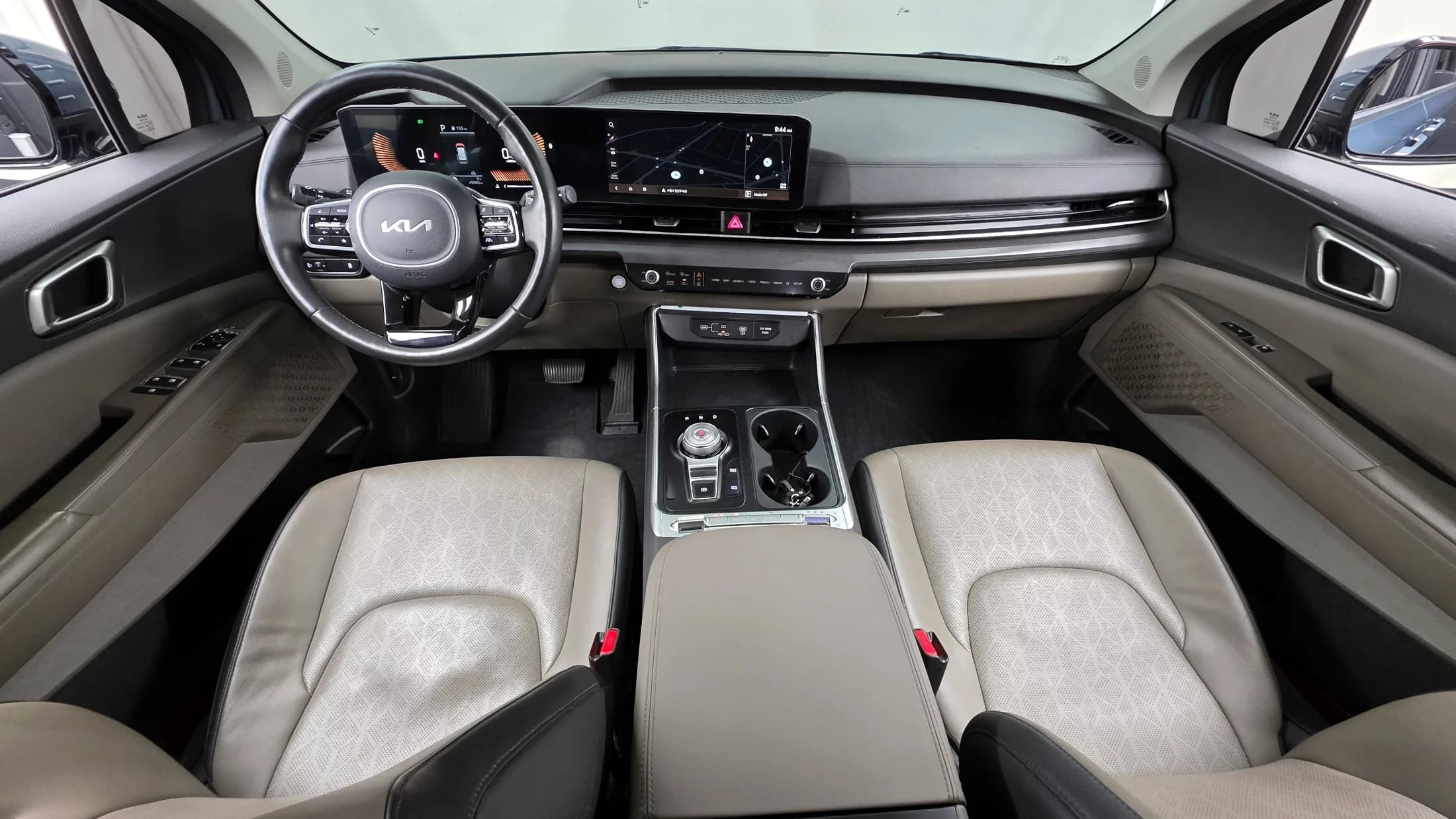 Kia Carnival 9-Seater Prestige, 2024 г. 49183 км. — фото 7