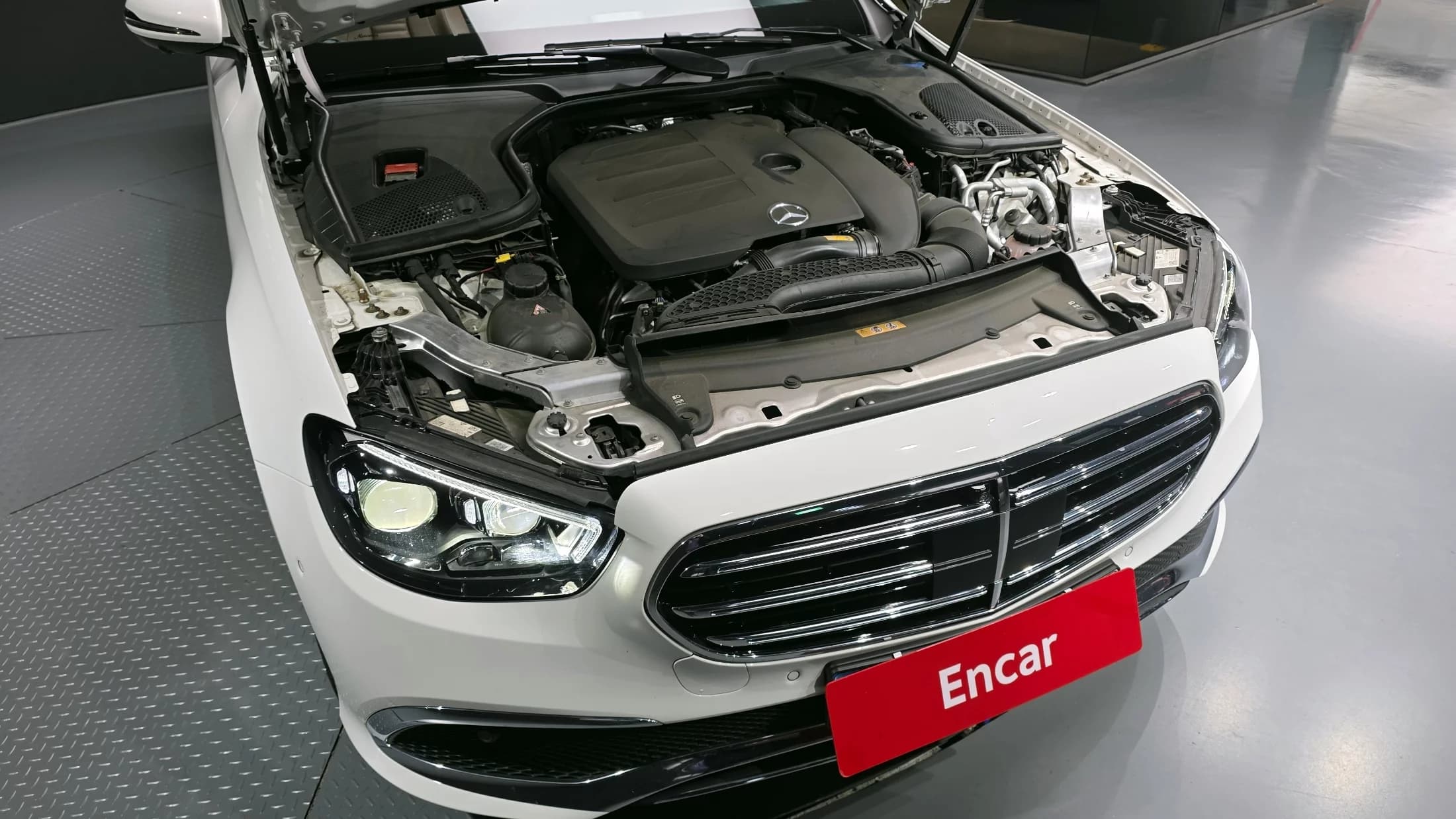 Mercedes-Benz E-Class E350 4MATIC Exclusive, 2023 г. 26733 км. — фото 6