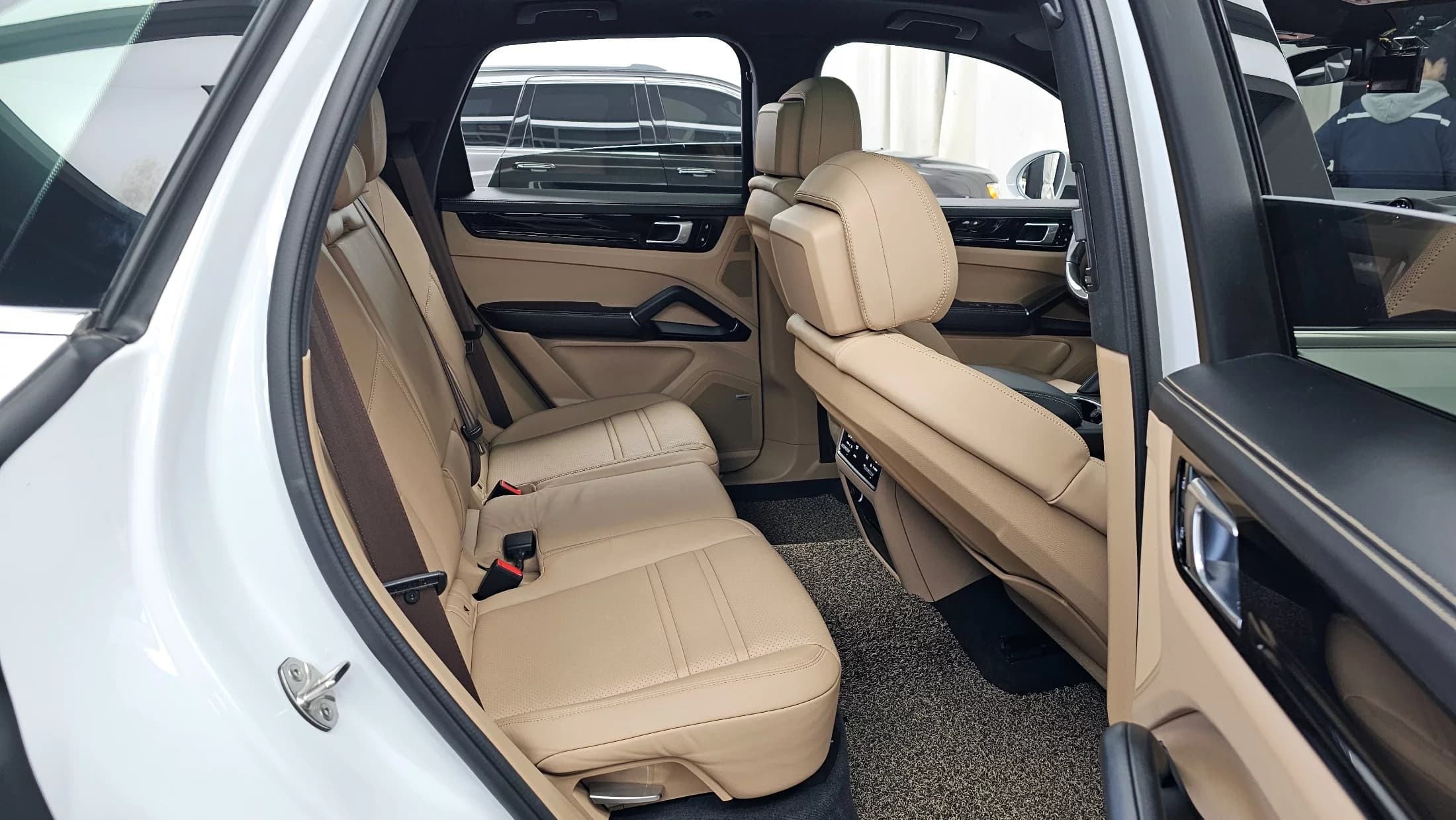 Porsche CAYENNE 3.0, 2021 г. 71463 км. — фото 12