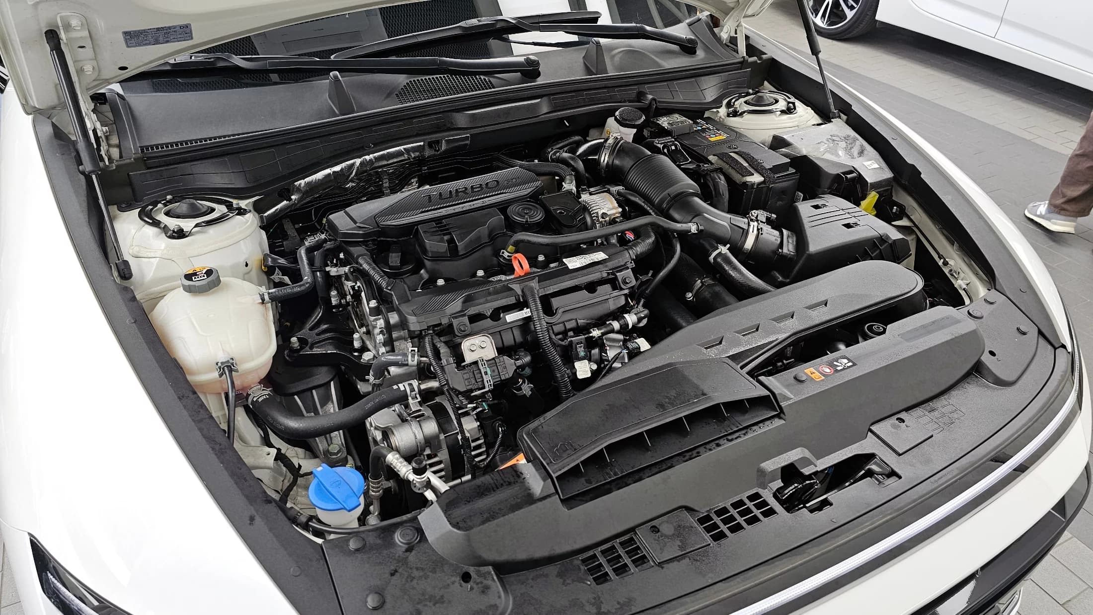 Hyundai Sonata 1.6 Turbo Exclusive, 2023 г. 27546 км. — фото 6
