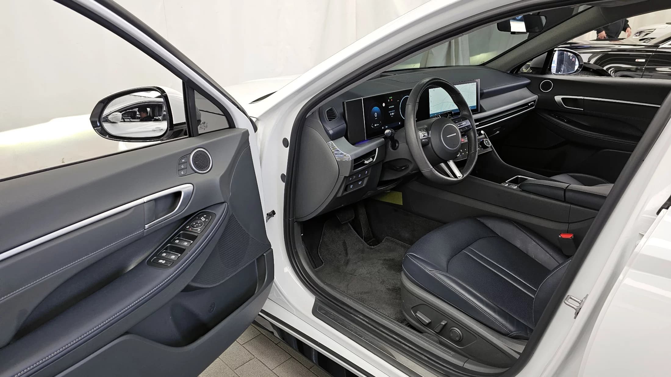 Hyundai Sonata 1.6 Turbo Exclusive, 2023 г. 27546 км. — фото 10