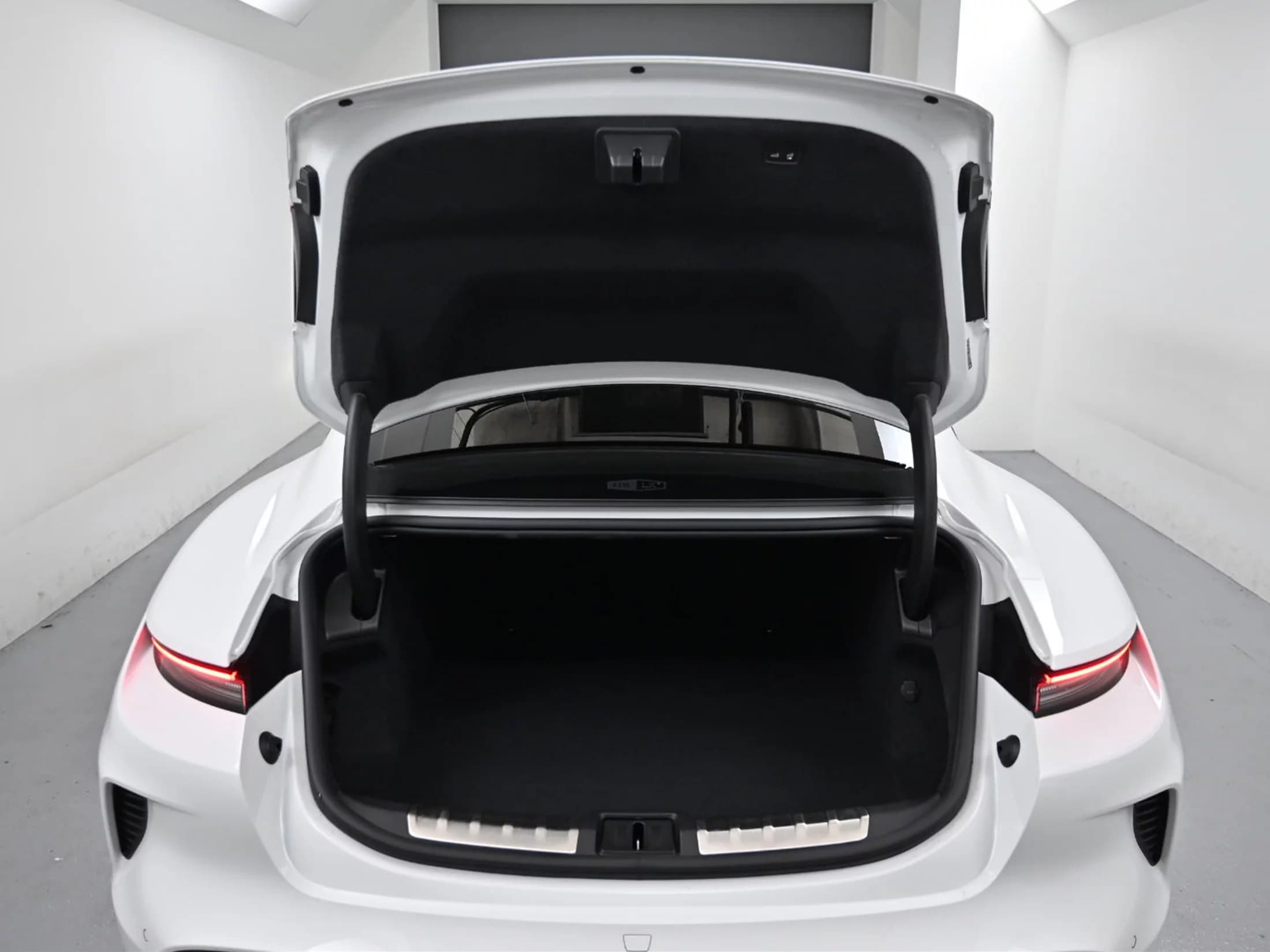 Porsche TAYCAN Turbo S, электромобиль, 2025 г. 6522 км. — фото 20