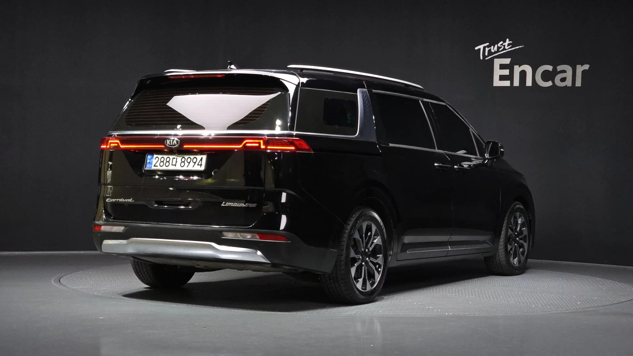 Kia Carnival 7-Seater Signature, 2021 г. 65604 км. — фото 2