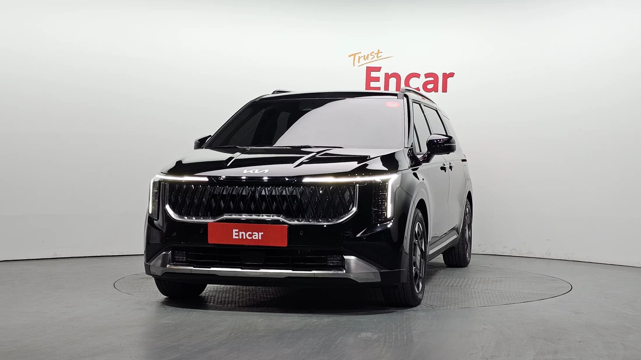 Kia Carnival 9-Seater Noblesse, 2024 г. 32601 км. — фото 3