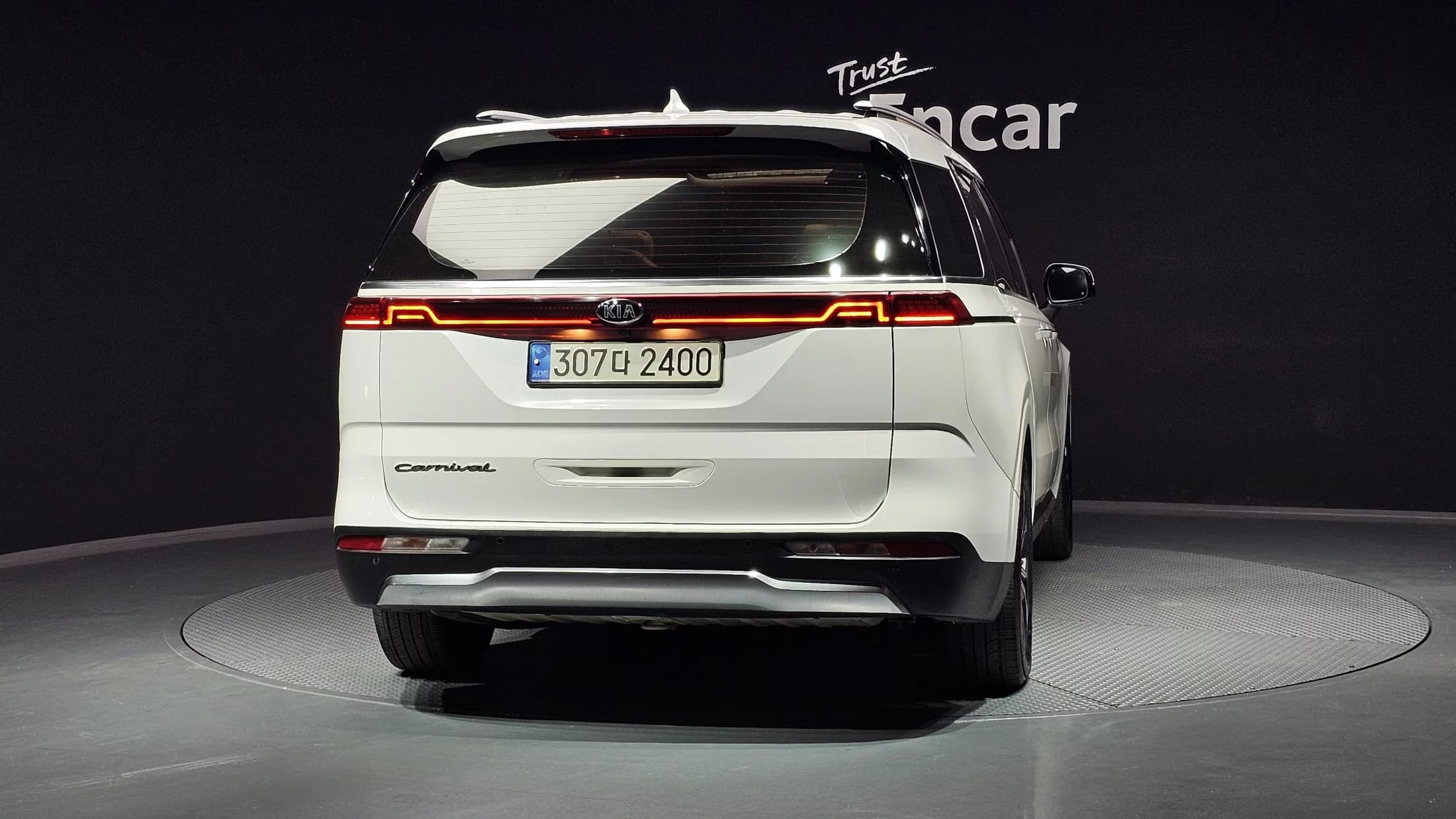 Kia Carnival 9-Seater Signature, 2021 г. 162208 км. — фото 4