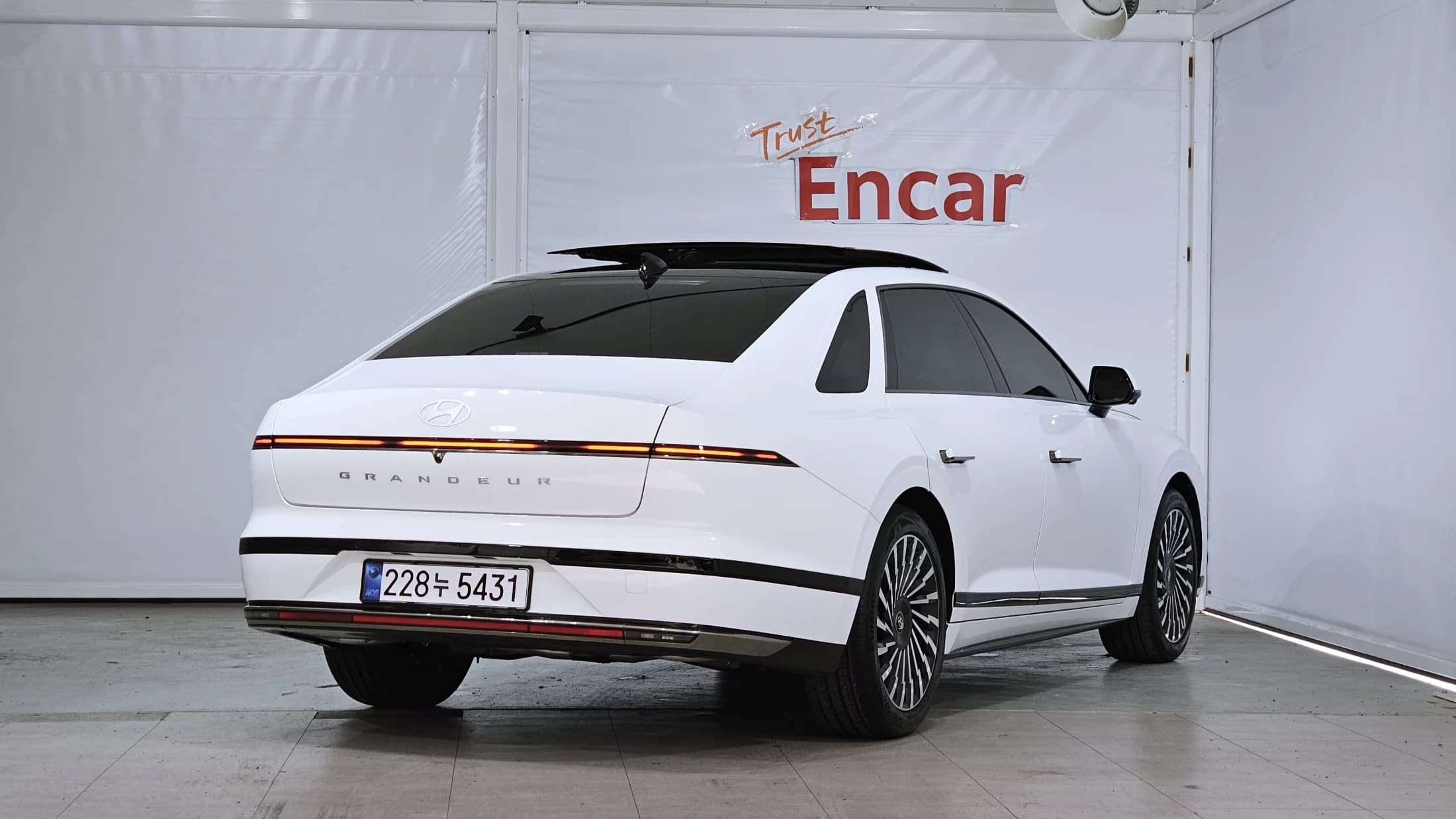 Hyundai Grandeur 2,5 Gasoline 2WD Calligraphy, 2025 г. 4662 км. — фото 2