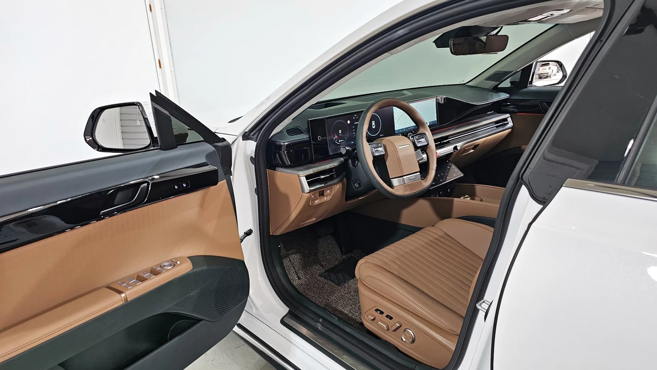 Hyundai Grandeur 2,5 Gasoline 2WD Calligraphy, 2025 г. 4662 км. — фото 11