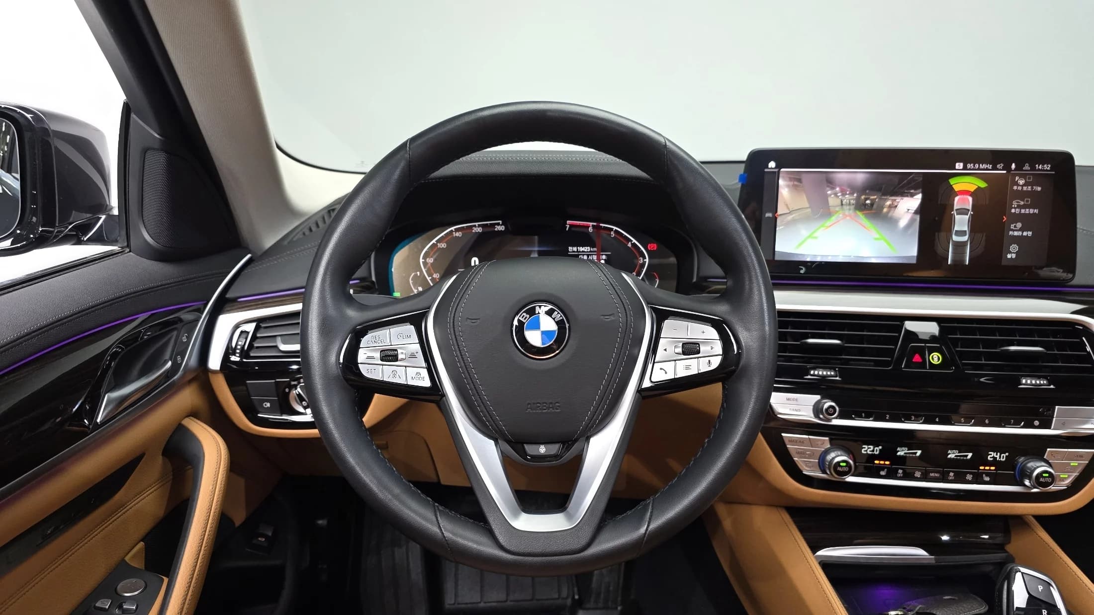 BMW 5-Series 520i Luxury, 2022 г. 19562 км. — фото 13