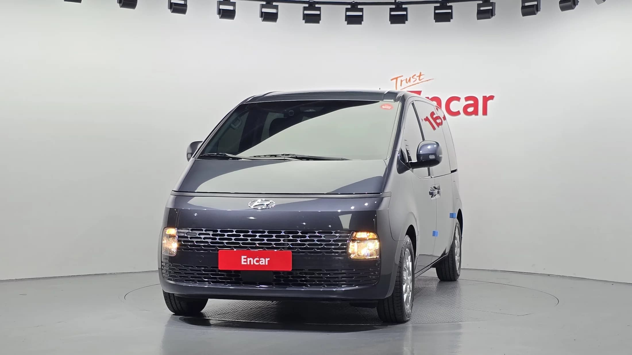 Hyundai Staria Tourer 9-Seater Modern, 2023 г. 58808 км. — фото 3