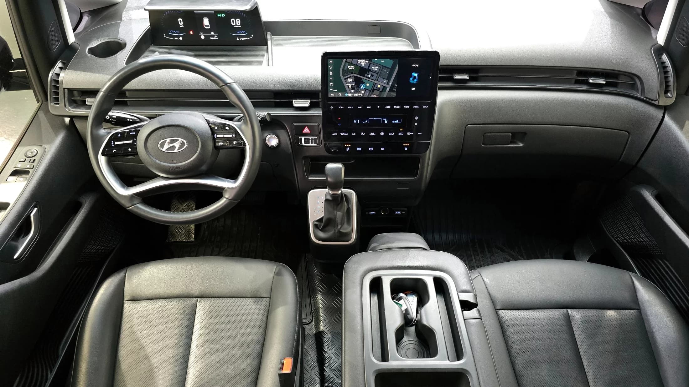Hyundai Staria Tourer 9-Seater Modern, 2023 г. 58808 км. — фото 7