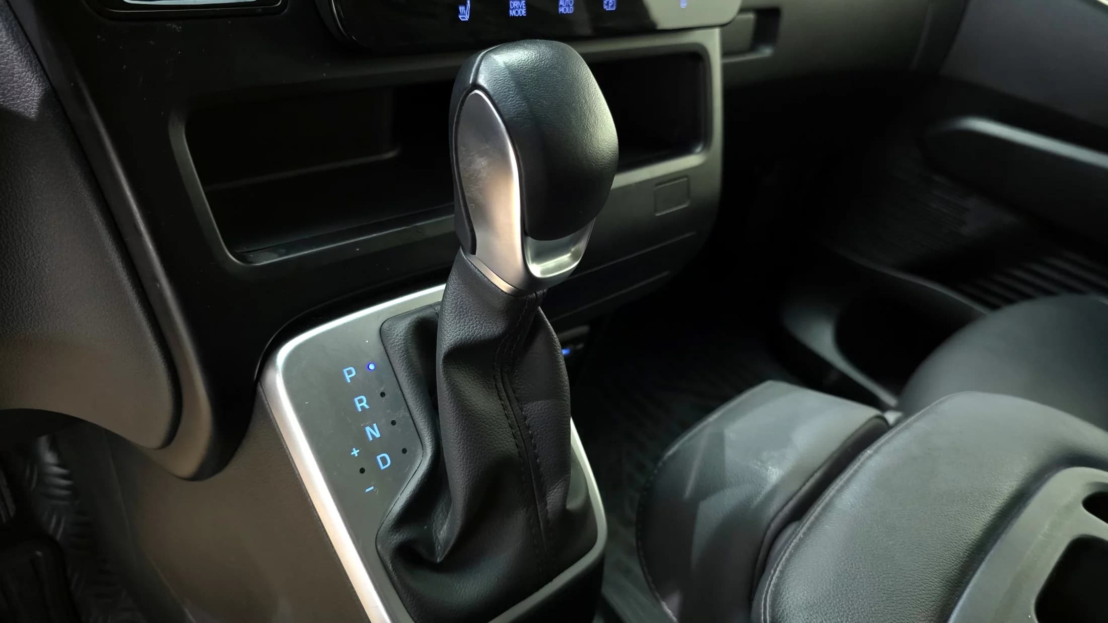 Hyundai Staria Tourer 9-Seater Modern, 2023 г. 58808 км. — фото 9