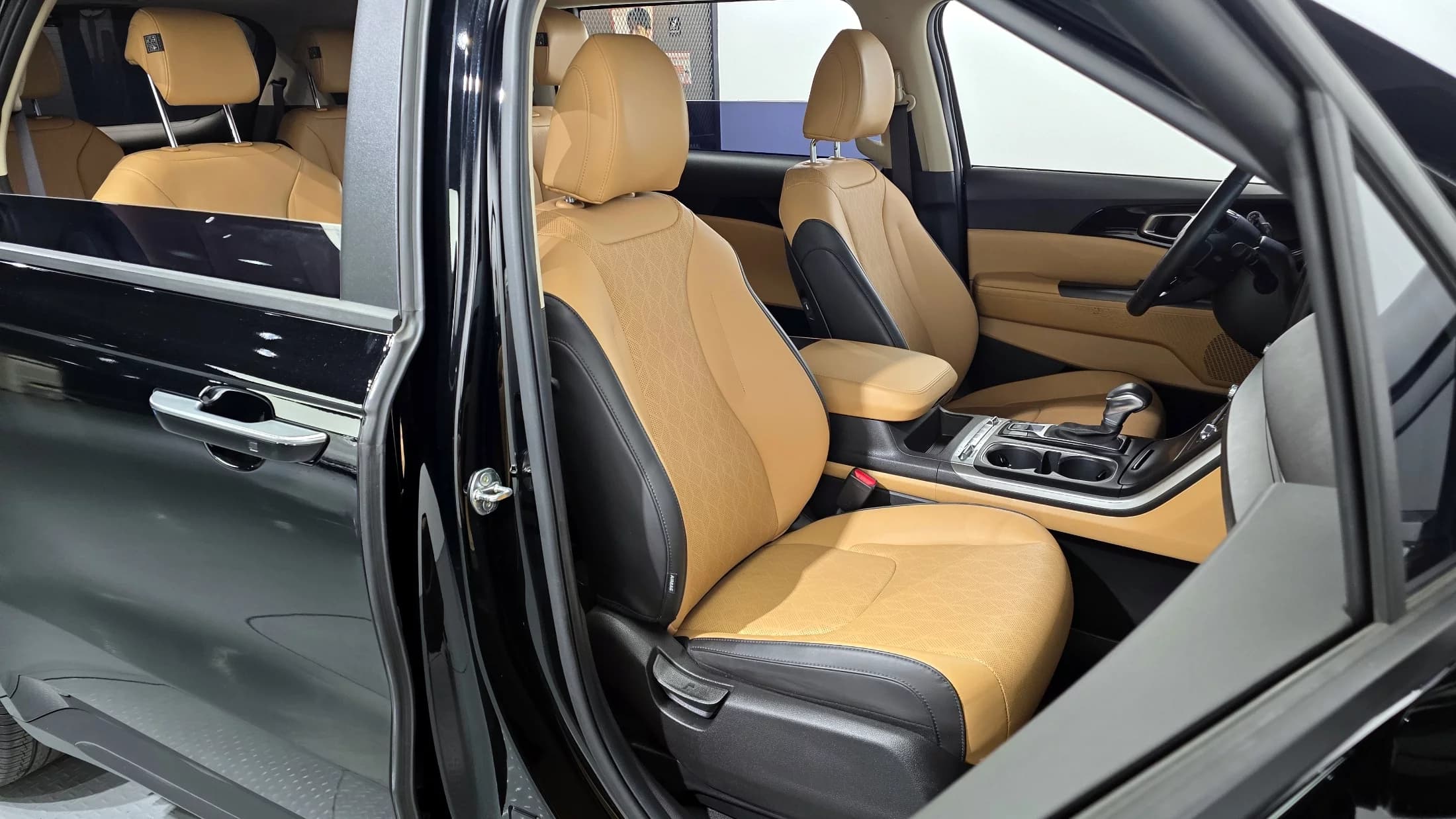 Kia Carnival 9-Seater Prestige, 2022 г. 68135 км. — фото 12