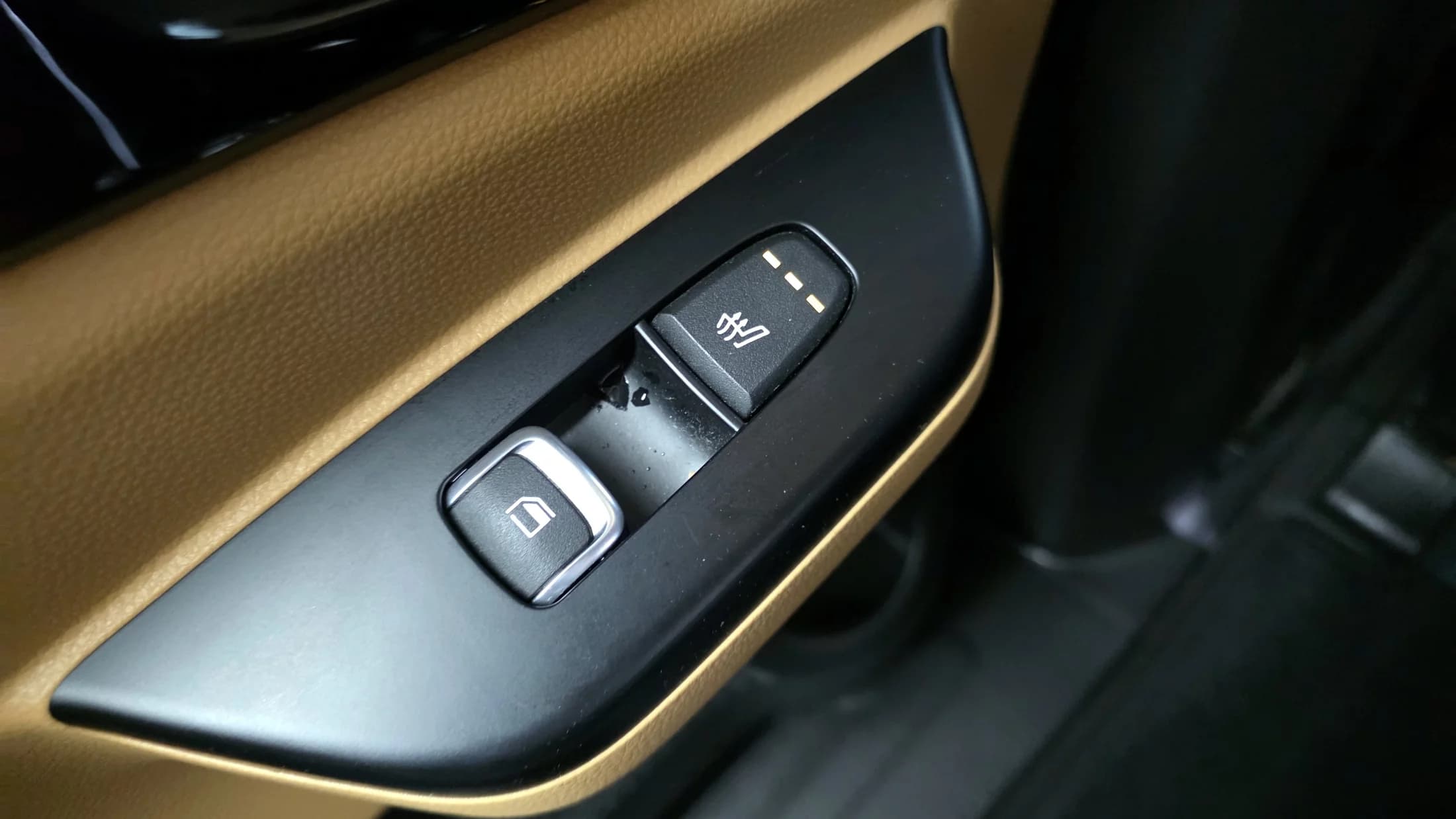 Kia Carnival 9-Seater Prestige, 2022 г. 68135 км. — фото 19