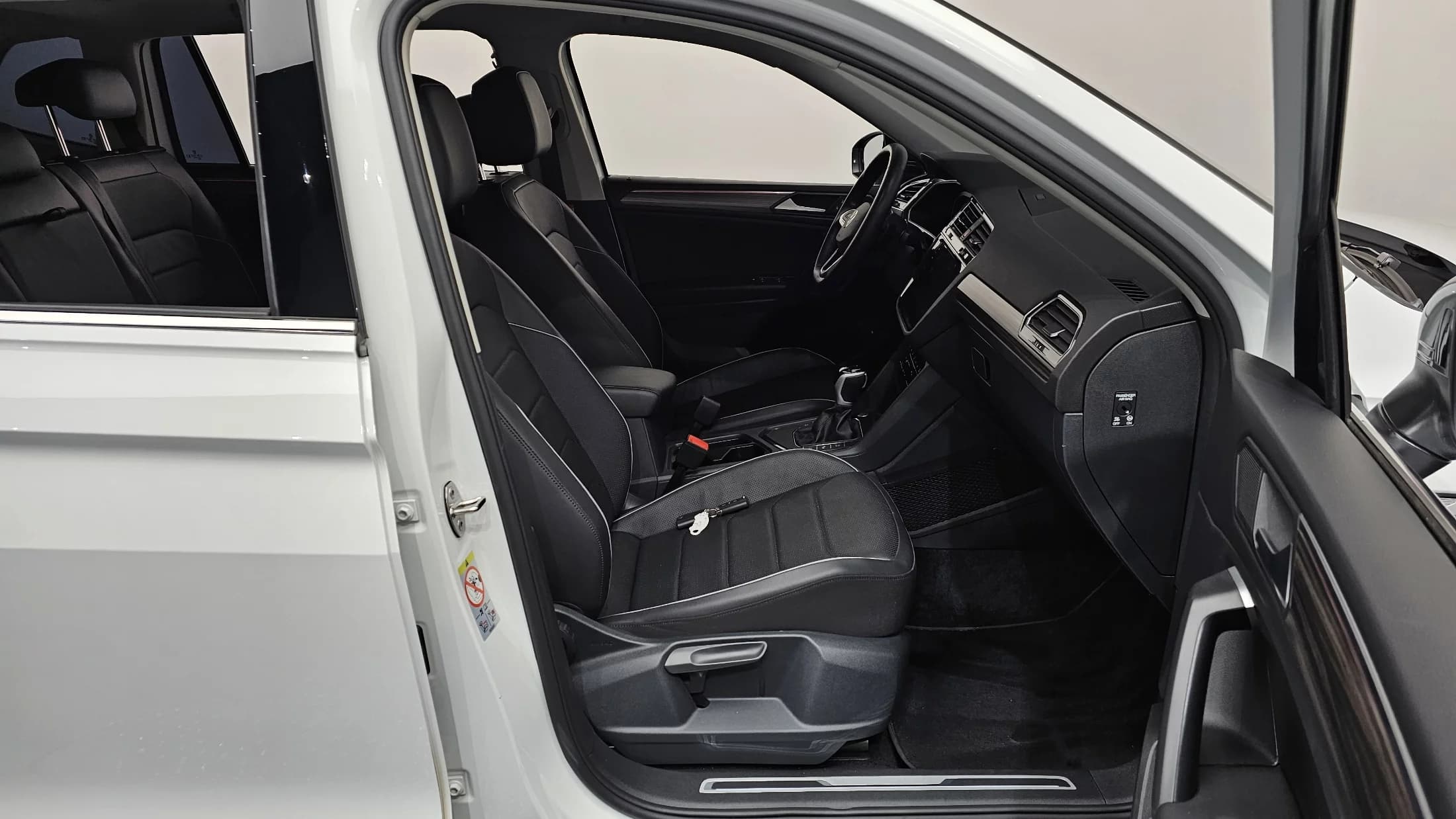 Volkswagen TIGUAN 2.0 TSI Prestige, 2024 г. 25775 км. — фото 11