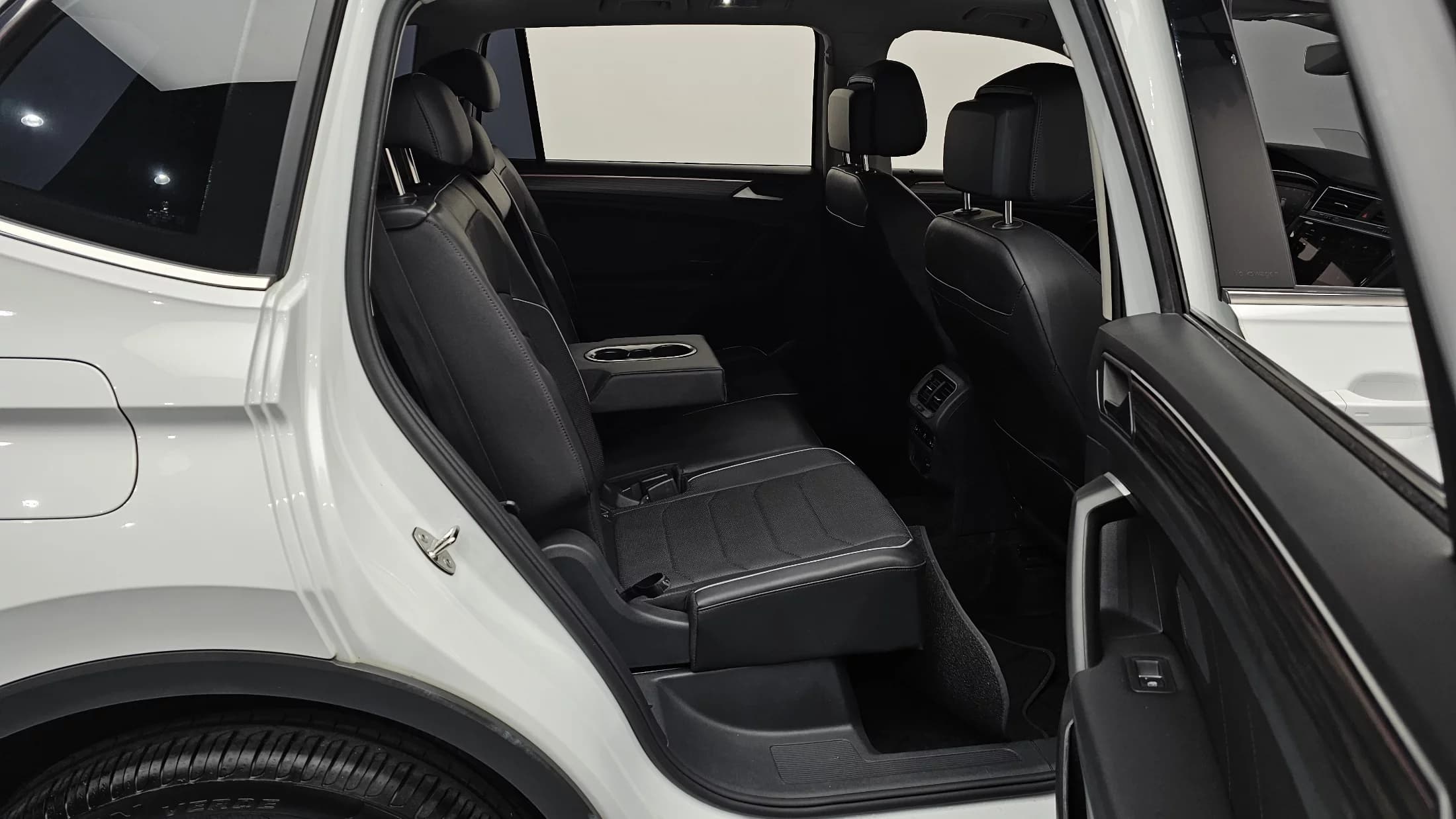 Volkswagen TIGUAN 2.0 TSI Prestige, 2024 г. 25775 км. — фото 12