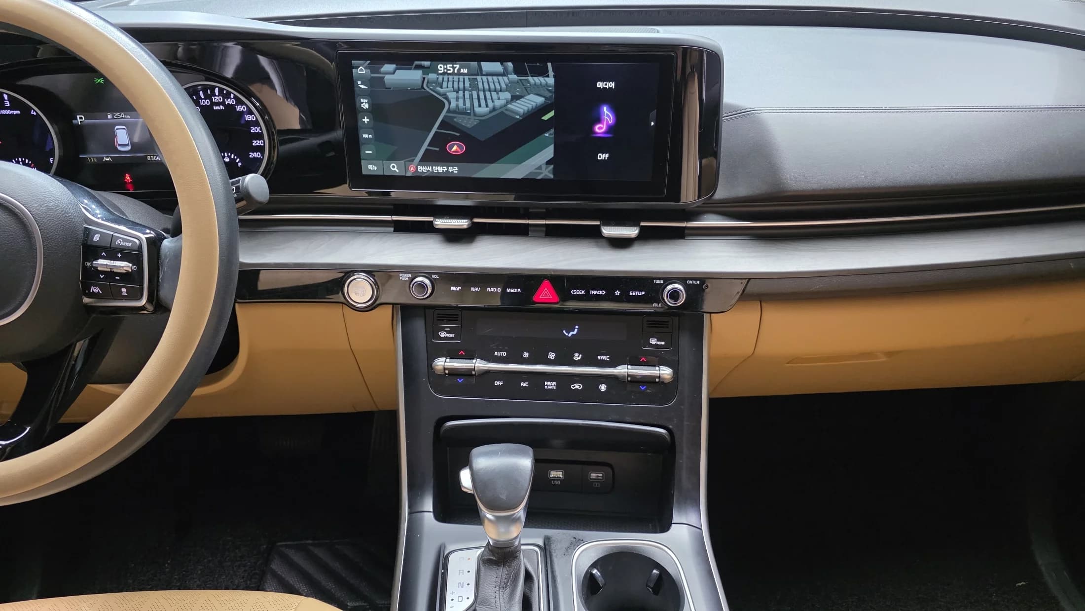 Kia Carnival 9-Seater Prestige, 2021 г. 83772 км. — фото 18