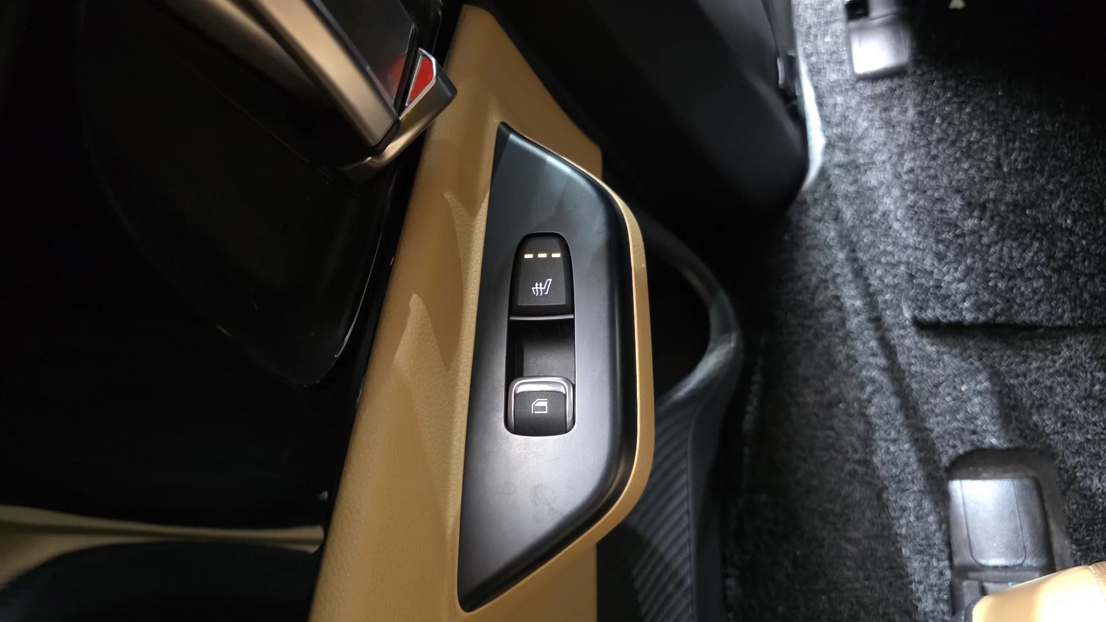 Kia Carnival 9-Seater Prestige, 2021 г. 83772 км. — фото 20