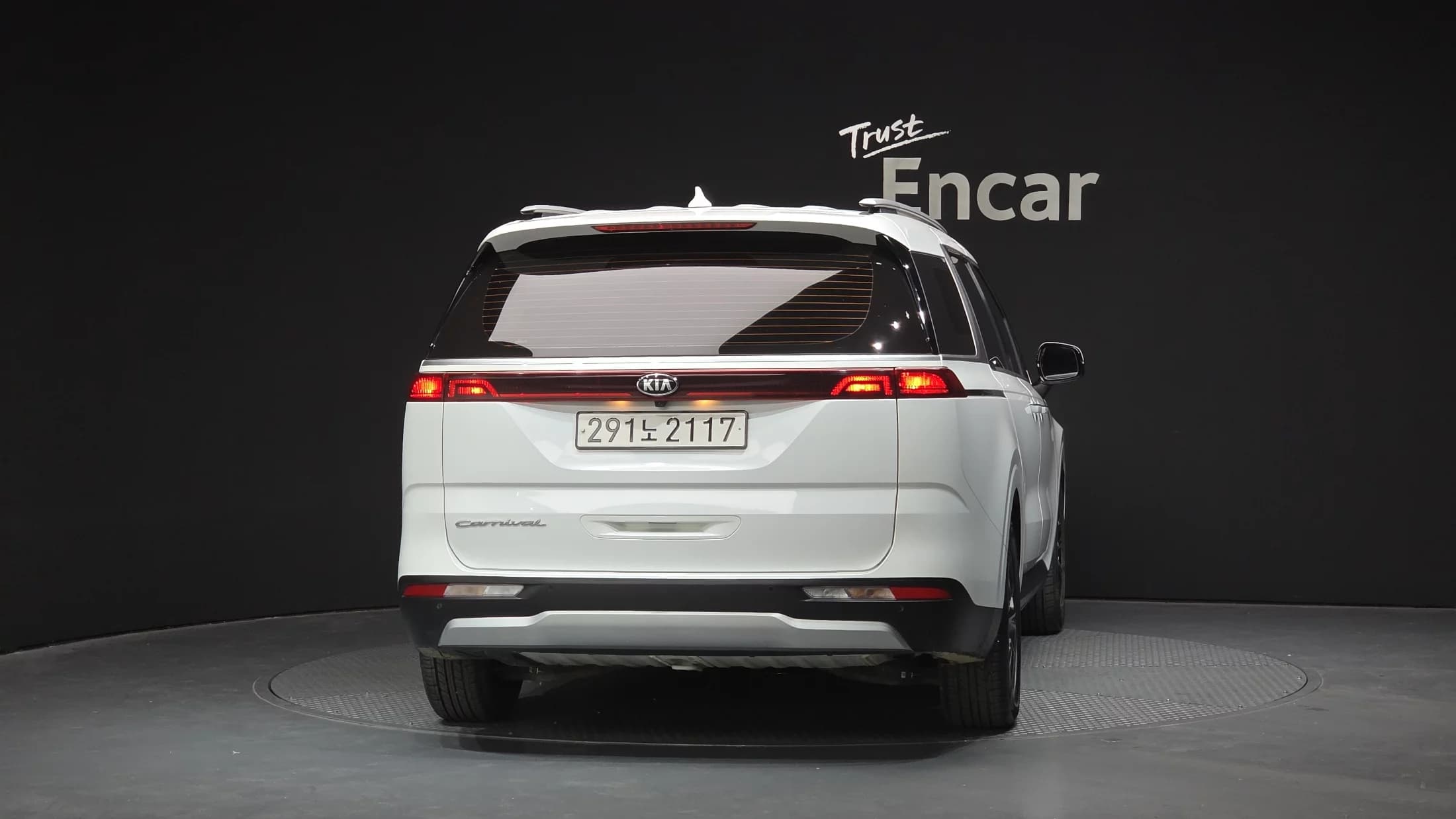 Kia Carnival 9-Seater Prestige, 2021 г. 83772 км. — фото 4