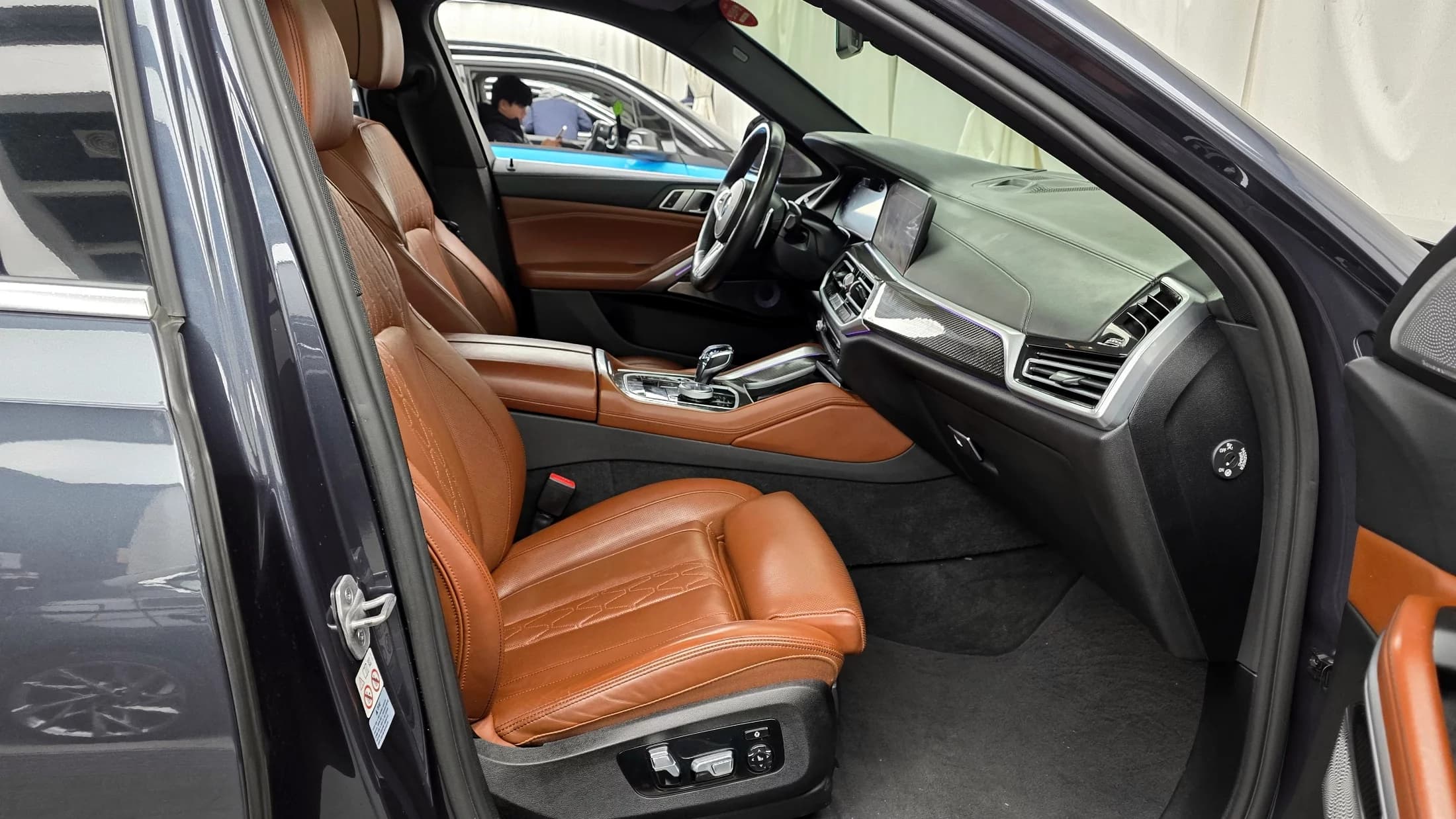 BMW X6 M50i, 2021 г. 89448 км. — фото 11