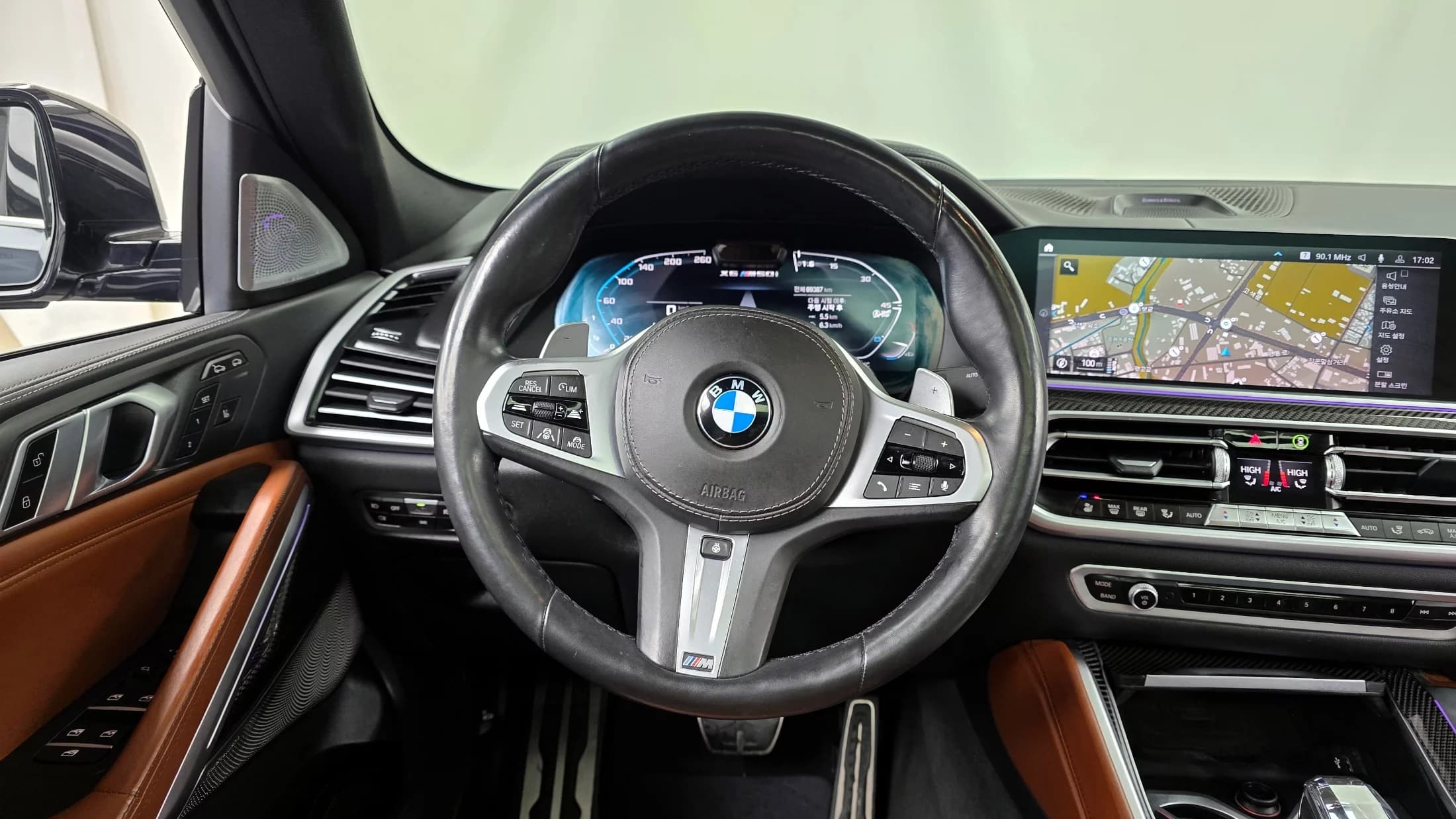 BMW X6 M50i, 2021 г. 89448 км. — фото 13