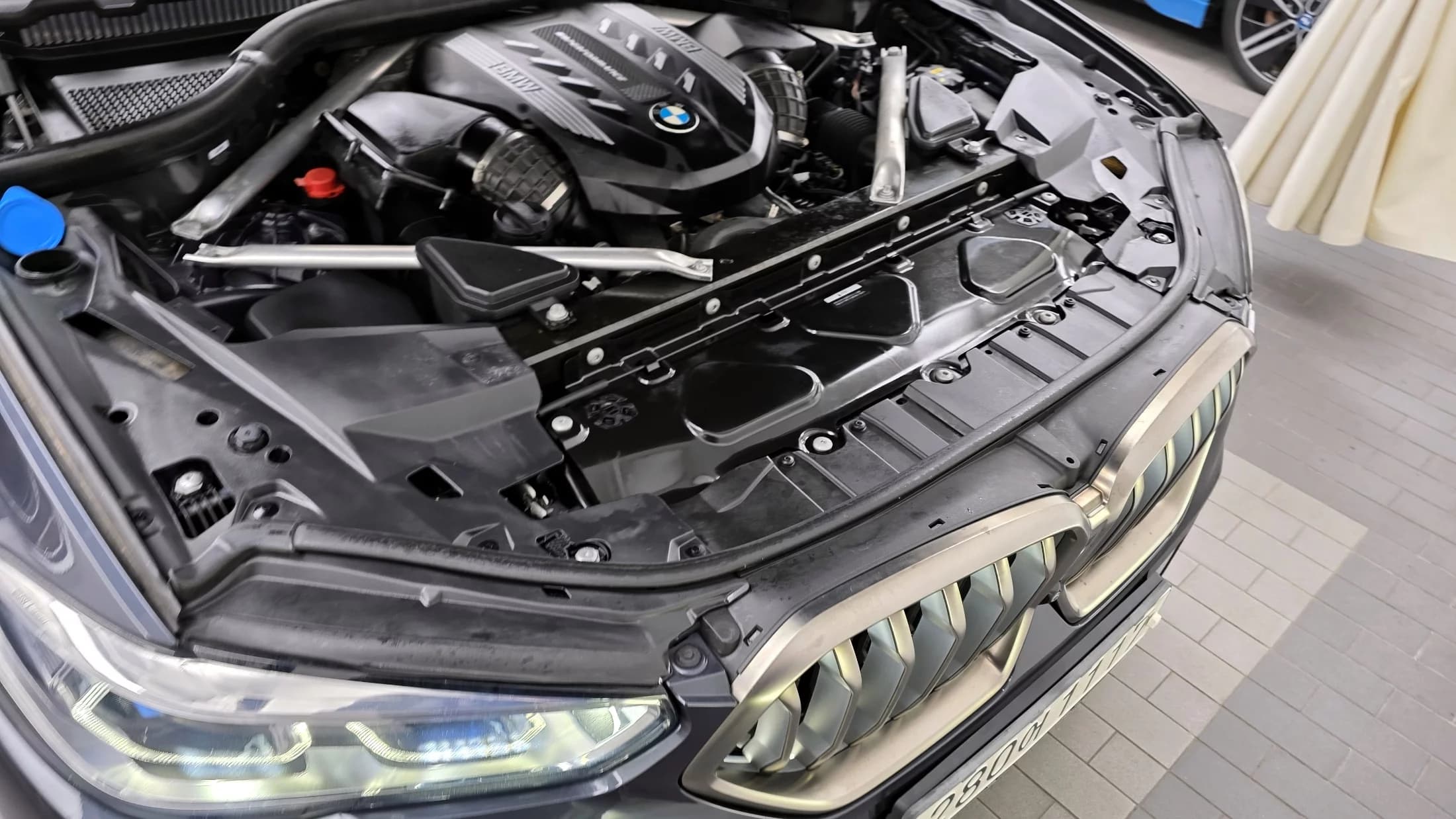 BMW X6 M50i, 2021 г. 89448 км. — фото 6
