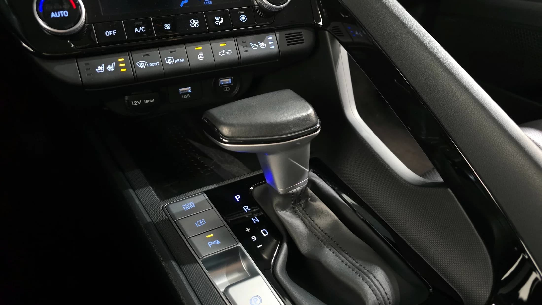 Hyundai AVANTE (Хендай Элантра) Inspiration, гибрид, 2021 г. 72879 км. — фото 9