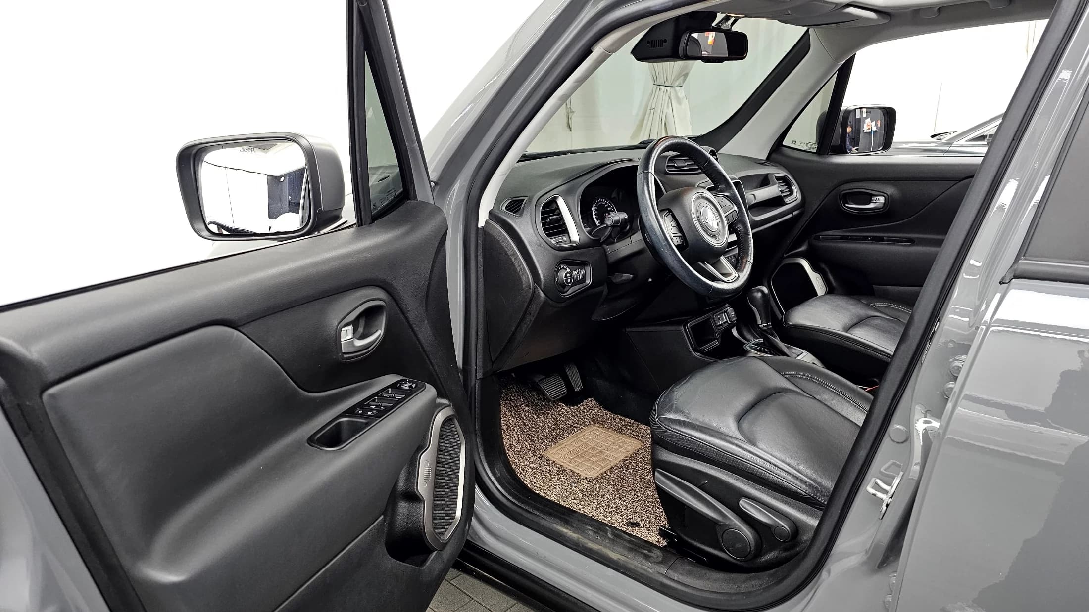 Jeep RENEGADE 2.4 Limited, 2021 г. 50200 км. — фото 10