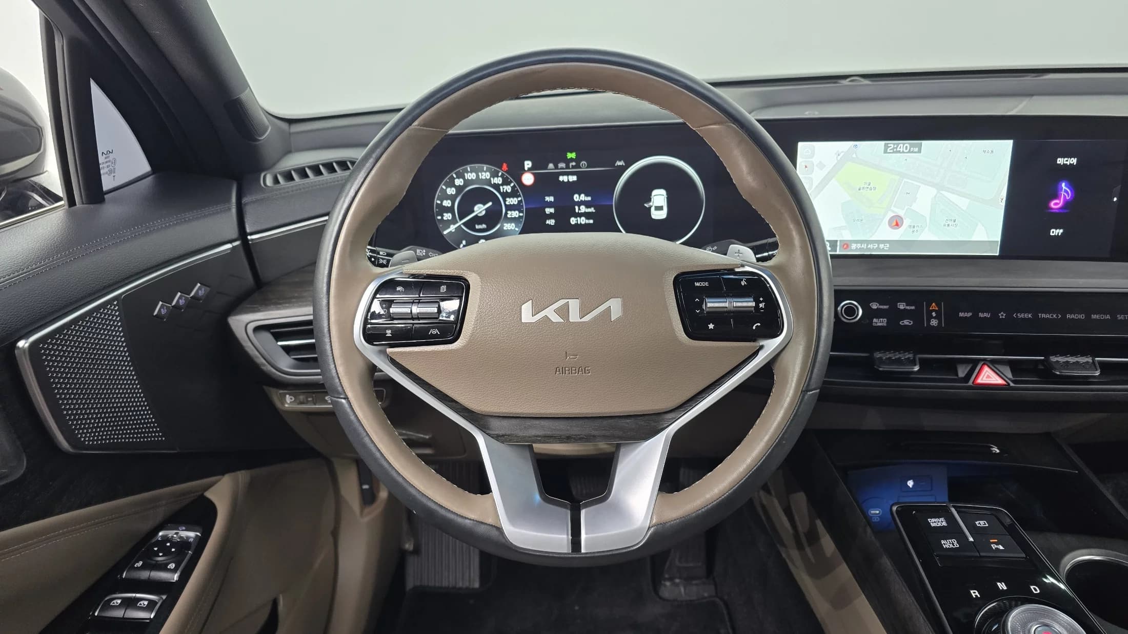 Kia K8 2.5 Gasoline 2WD Noblesse, 2022 г. 44816 км. — фото 13