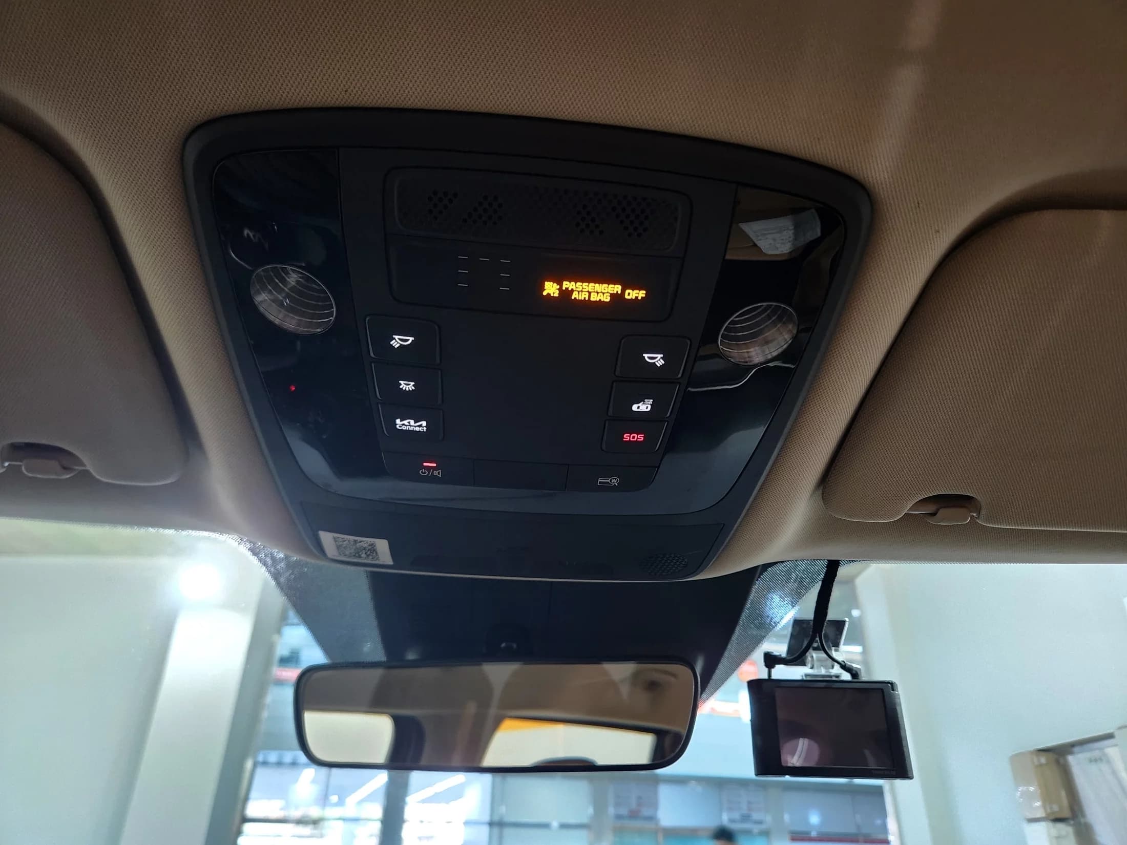Kia Carnival 9-Seater Prestige, 2021 г. 52554 км. — фото 15